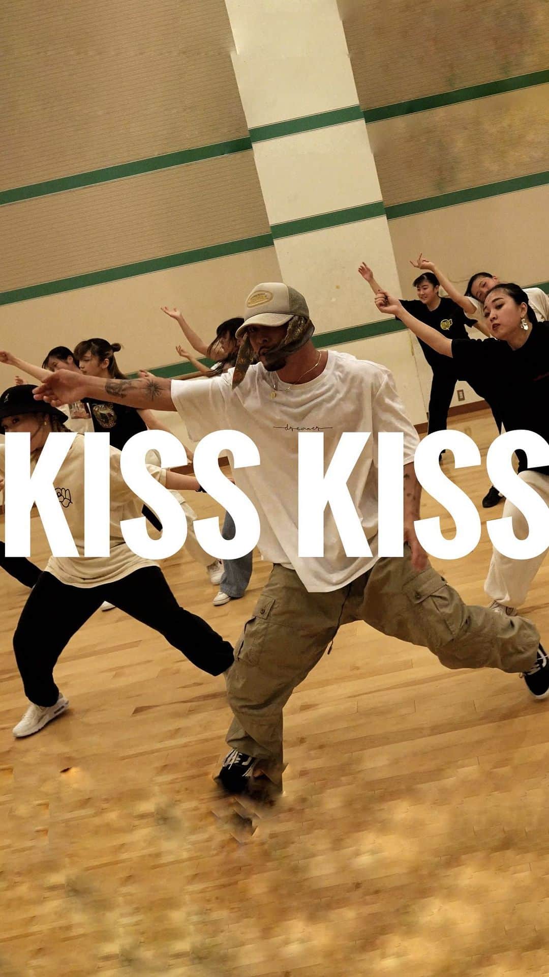 ARU【アル】のインスタグラム：「WS footage🎥 @chrisbrownofficial  @tpain / Kiss Kiss💋 choreographer @aru_sakurada 🧠 videographer @syuri_world 🎥  @suzuna_urabe628 福岡に呼んでくれてありがとう🌿 超楽しかった!! #AruSakurada #aruchoreo」