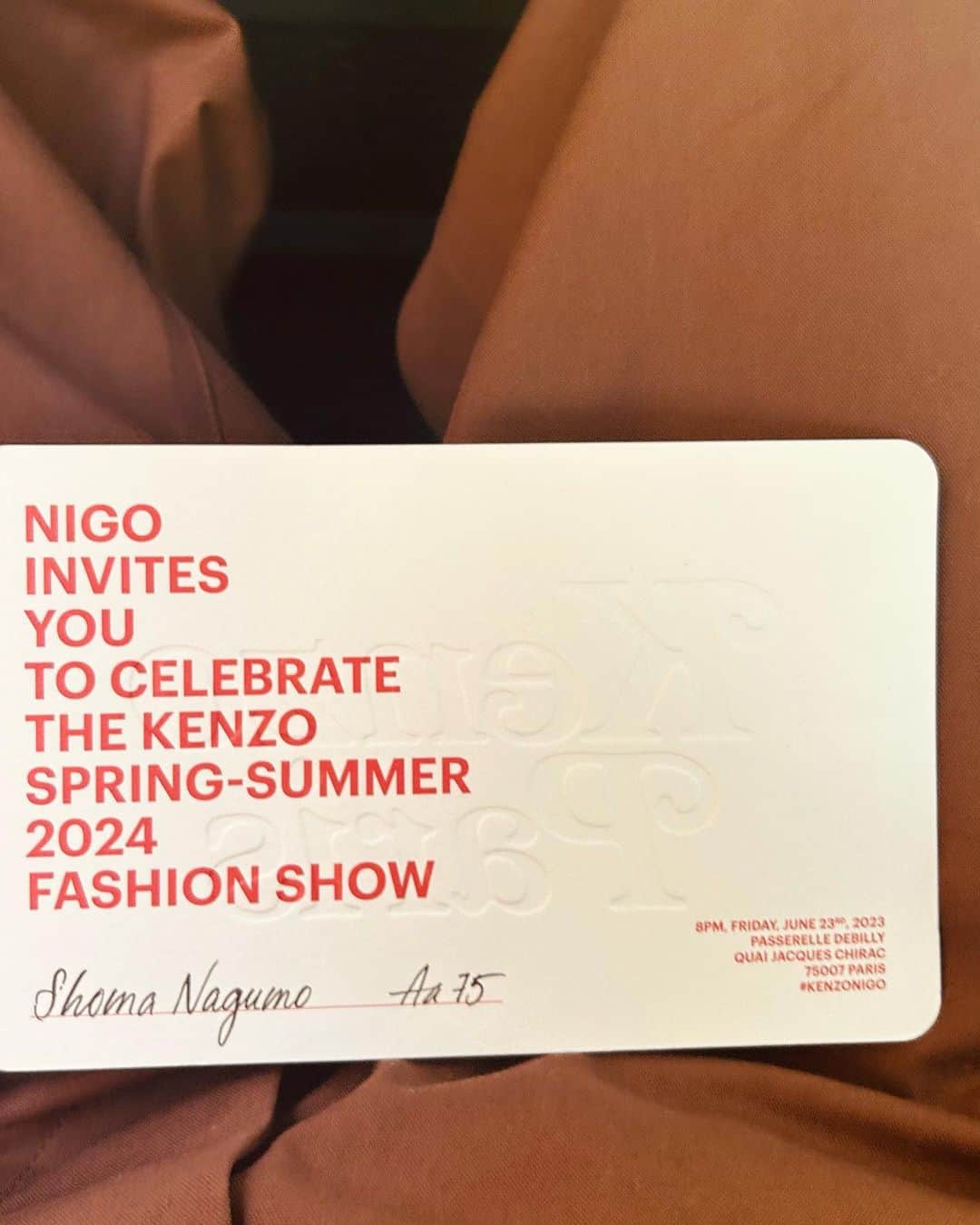 南雲奨馬さんのインスタグラム写真 - (南雲奨馬Instagram)「@kenzo SS2024🇫🇷  僕自身初となるパリでのShowを見させて頂きました。 エッフェル塔を目の前に見たshowにとても感動しました  @nigo さんが作り上げるデザインを見る事ができ本当に嬉しく思います。🇯🇵🇫🇷🔥  🎥 @ryo.sugimoto_  #kenzonigo #kenzo #kenzoss24」6月24日 18時17分 - shoma8108