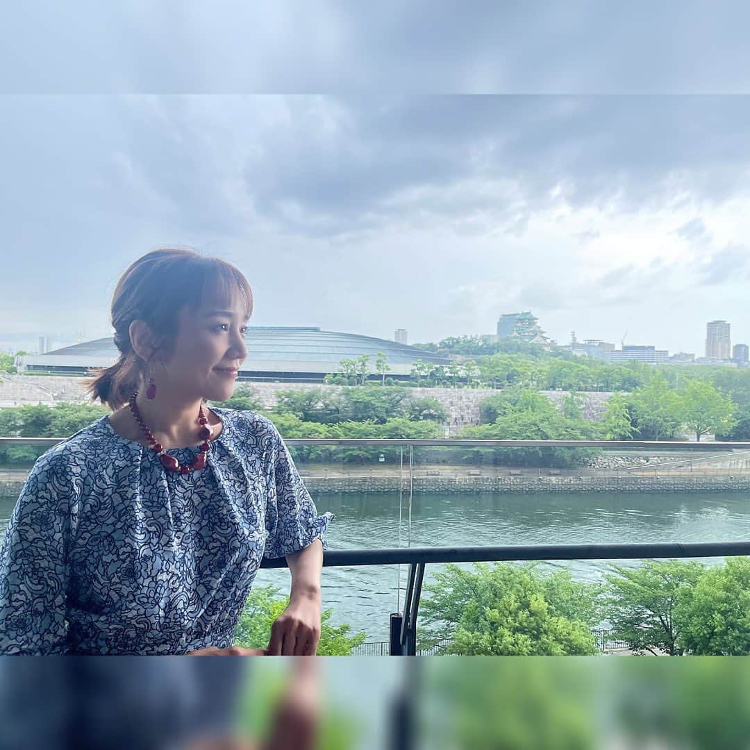 のインスタグラム：「.  水曜日ytv「ten.」生放送  ユキ先生のプリントのワンピース。ゴムのウエストも、共布のベルトをする事で少しかっちり感が！  #読売テレビ #西田ひかる #hikarunishida #news #yukitorii」