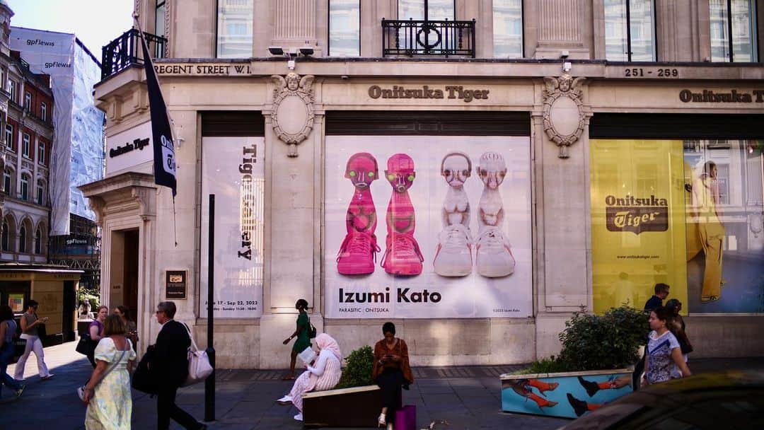 吉田拓巳さんのインスタグラム写真 - (吉田拓巳Instagram)「ロンドンのOnitsuka Tiger アートギャラリープロジェクト「Tiger Gallery™」第５弾。日本を代表する世界的アーティスト加藤泉氏の個展『PARASITIC : ONITSUKA』が始まりました！ 素晴らしいコラボレーションに。9月22日までですのでロンドンにお越しの際は是非お立ち寄りください。  Izumi Kato - “PARASITIC : ONITSUKA” Tiger Gallery™ 249-251 Regent Street, London W1B 2EP  On view: Jun 17 - Sep 22, 2023  @izukat692  @tigergallery1949  @onitsukatigeruk  @onitsukatigerofficial   @artintelligenceglobal  @bennuglobalentertainment  @tomoaratani  @yuki_terase  @jackeis  @so_you_mean  @keitatakagi  @waka_0604   #OnitsukaTiger #TigerGallery #IzumiKato #加藤泉 #ArtIntelligenceGlobal」6月24日 18時30分 - tkmivj