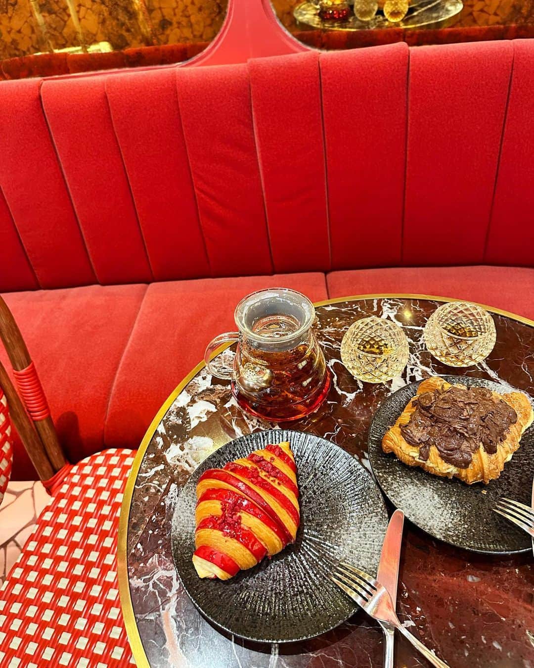 K͎A͎R͎E͎N͎のインスタグラム：「🥐 ☕️ ᴛɪᴇɴɢɴᴀ 🍓🍫🍌  #tiengnapatisserie #tiengna」