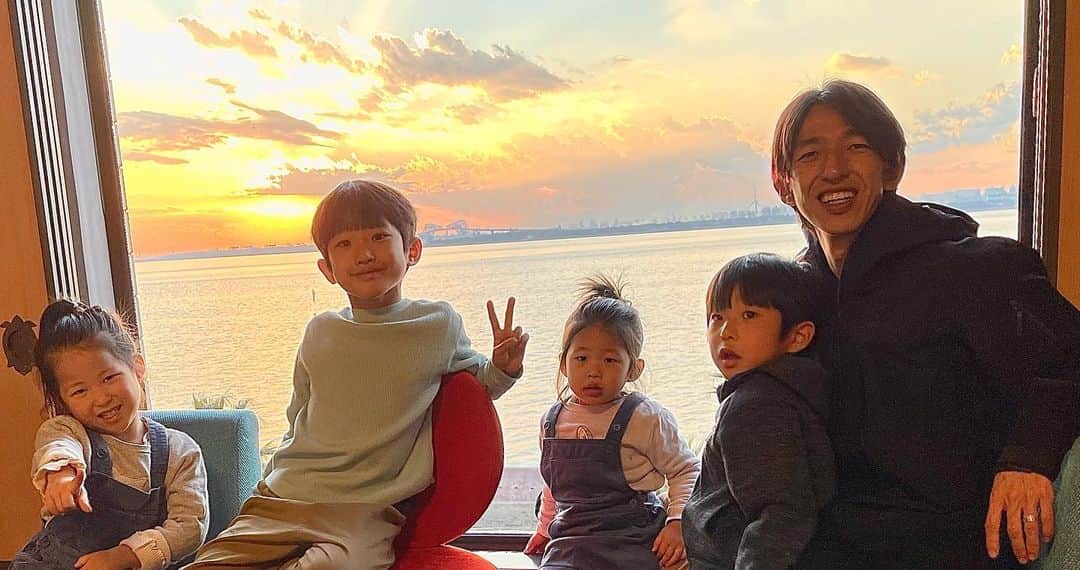 岡部将和のインスタグラム：「『大切なお知らせ』 日本に帰国します🇯🇵  https://ameblo.jp/dribbledesigner/entry-12809271346.html」