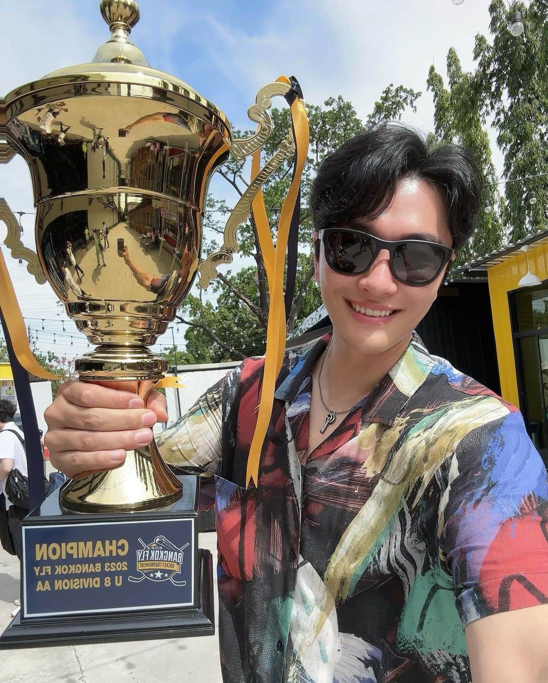 ミン・ウヒョクのインスタグラム：「2023 BANGKOK FLY ICE HOCKEY TOURNAMENT  #국제대회 5전 5승 #Champion #우승   장하고 자랑스럽다 우리 아이들 #kmd #하키머신 #다이노스」