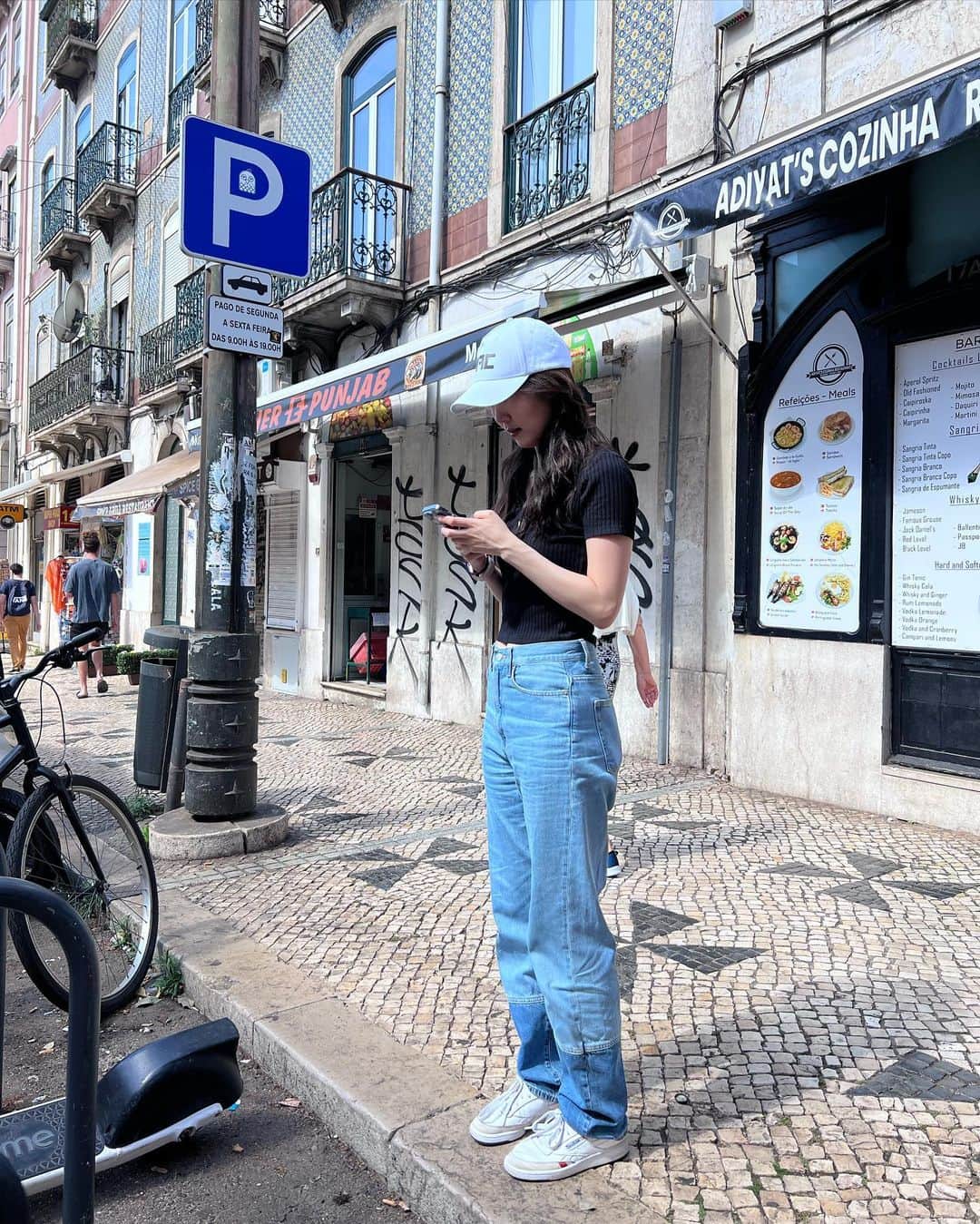 草野美木のインスタグラム：「家族で旅行行くとご飯作ったり、写真撮ってもらえて楽しいな🫣」