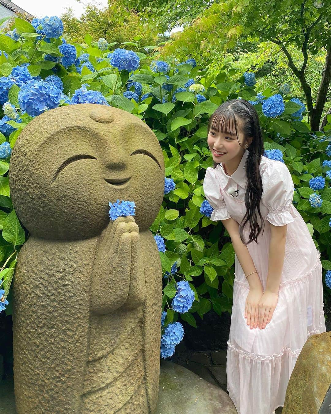 藤岡舞衣さんのインスタグラム写真 - (藤岡舞衣Instagram)「‪ෆ ̖́-‬ 今朝のサタデープラス生放送に スペシャルゲストとして出演しました‼︎🌼 ⁡ 初の生放送でドキドキでしたが、 とっても楽しかったです︎☺️🤍 ⁡ 道に佇むお地蔵さんが可愛いすぎたので、 ツーショット撮っちゃいました🫶🏻 ⁡ #藤岡舞衣#テレビ出演 #生放送#サタデープラス#サタプラ#tbs #アジサイ#あじさい寺#雲昌寺#秋田」6月24日 18時34分 - mai_fujioka_official