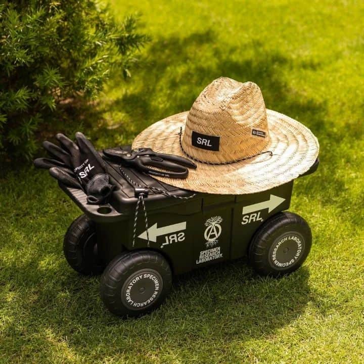 のインスタグラム：「#Repost @neighborhood_official with @let.repost  • • • • • • ⁡GARDEN CART ⁡ @srl_tokyo #neighborhood #nbhd #craftwithpride #specimenresearchlaboratory #srl」