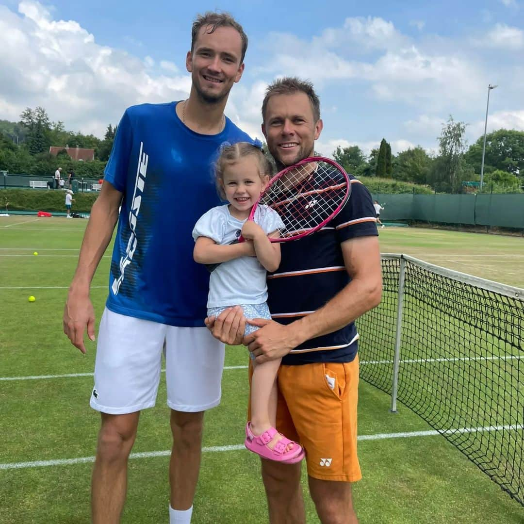 ラドゥ・アルボットのインスタグラム：「Good practice session + some fun after with my little girl」