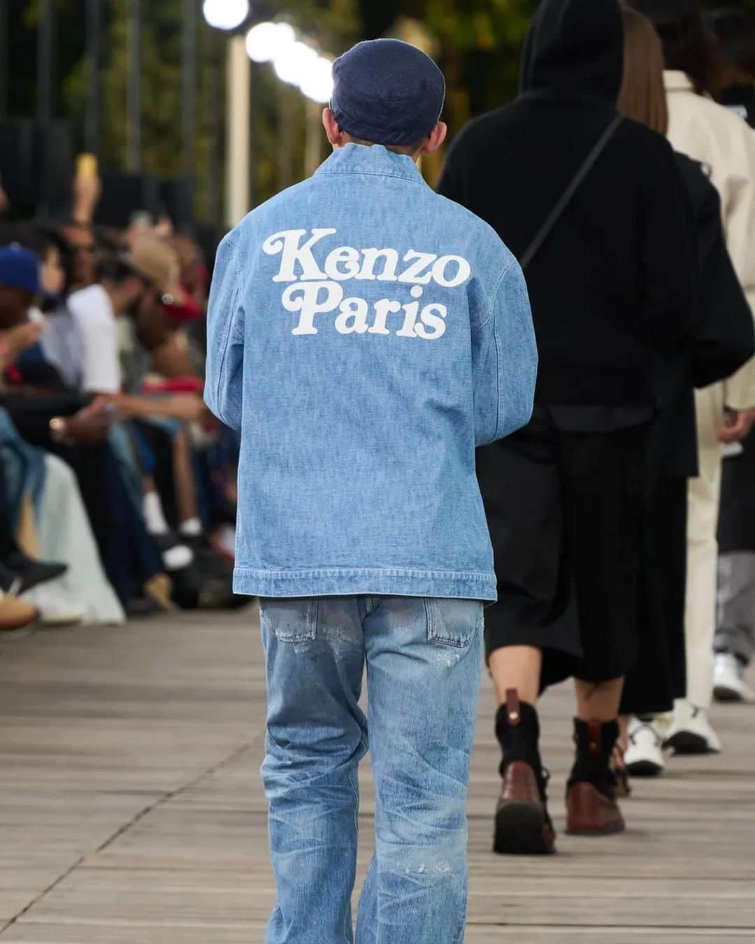 UTAさんのインスタグラム写真 - (UTAInstagram)「@kenzo by @nigo SS24 CLOSING!!  back for another season with @kenzo so honored and thankful to the wonderful team! opened last season and closed this season! was happy to wear the @kenzo @verdy look to close this show!  @nigo さん、ショーフィナーレ歩かせていただいて光栄でした。今シーズンもお世話になりました。本当にお疲れ様です。  thank u @dmcasting @dan_doyle_ @marq.rise @lucyjbridge @anthonyturnerhair   @successmodels」6月24日 18時45分 - utauuu