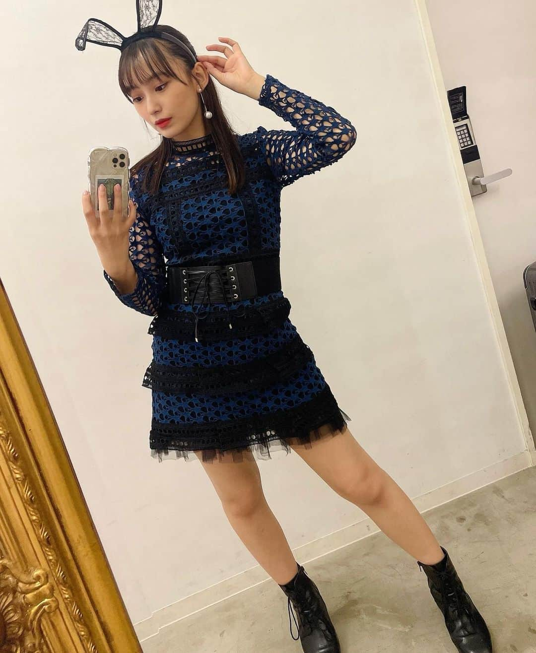 御寺ゆきのインスタグラム：「この衣装プレゼントでいただいたんだけど、とってもかわいい☺️💙 （耳は別ww） . #撮影 #撮影会 #衣装 #プレゼント #青 #ワンピース #自撮り #写真」