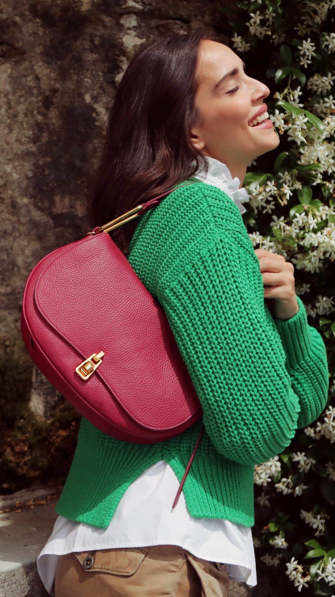 コチネレのインスタグラム：「Quiet luxury: Coccinelle Magie.  #Coccinelle #FW23 #CoccinelleMagie」