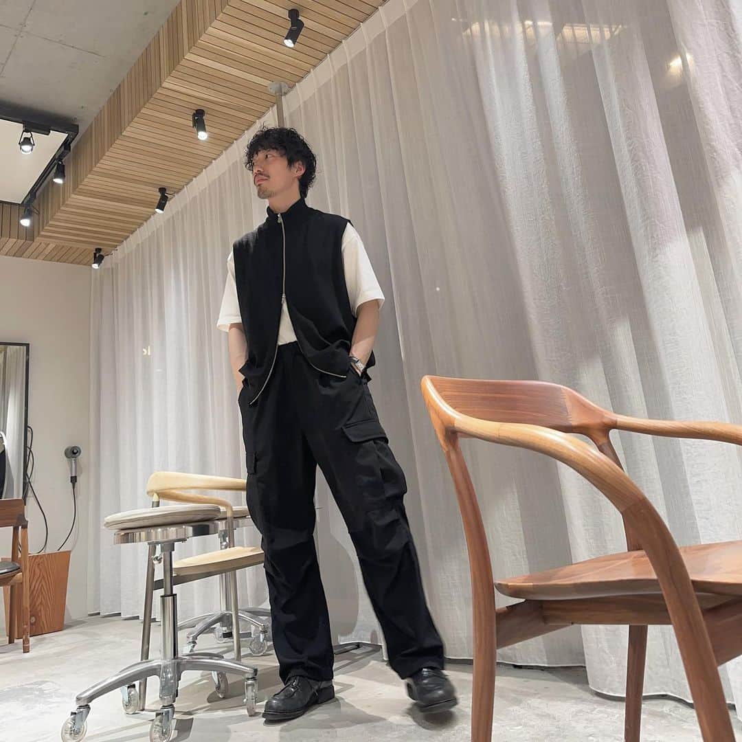 並木一樹のインスタグラム：「本日もありがとうございました☺️✨  vest: @walenode × @c.the.c.jp  pants: @haveoffduty_official  shoes: @paraboot_official   #春服#ootd #COMOLI #白t」