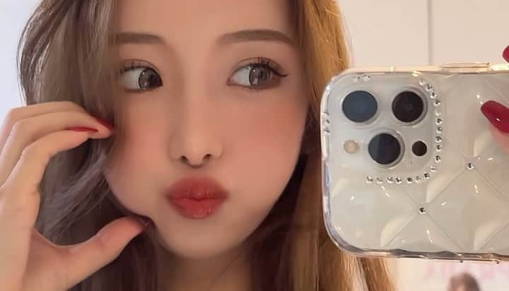 のインスタグラム：「💅💄♥️🐤」