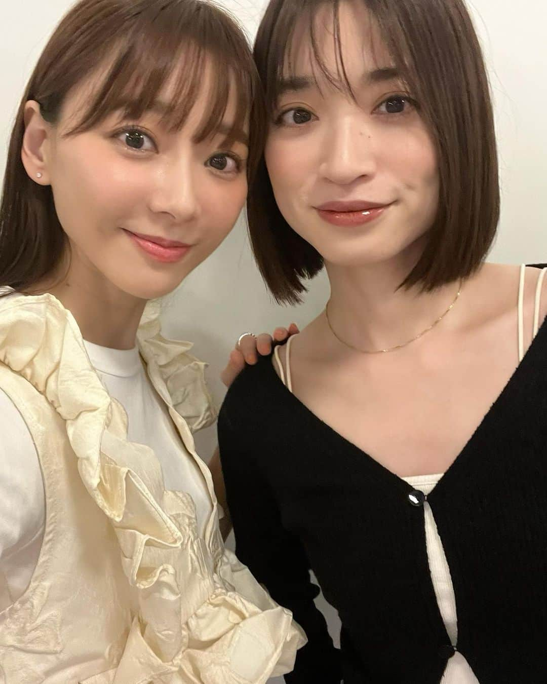 葉月祥子さんのインスタグラム写真 - (葉月祥子Instagram)「昨日は HONEY MI HOMEY @honeymihoney_official instaliveありがとうございました🤍✨  出演⁡Live動画は公式アーカイブにありますので、気になる方はぜひ👏🏻😊  ⁡ ⁡ 昨日の📸私の大好きな可愛い女子達をまとめてゆくね🥰💕✨🎞 ⁡ ⁡ ⁡ ハニーのinstaliveで共演してからお友達のモデルのマリコちゃん🤍 @marikozaemon  ⁡ ⁡ HONEY MI HONEY のみんな🤍 ⁡ ソラちゃん @sorapi212  マオちゃん　@myao_ly  ワカナちゃん　@wink_s4.26  ⁡ ⁡ みんなみんな大好き😘🤍🤍🤍 ⁡ ⁡ 昨日Liveでご紹介した、　@honeymihoney_official FLYINGSALEが今日からSTARTみたいです👯‍♀️🤍 ⁡ 2023ssが30%オフとのこと🫶🏻 ⁡ ⁡ 私とマリコちゃんも、何買おうか本気で悩んでた😂✨ ⁡ ⁡ 今年はたくさんオシャレして🤍 素敵な夏にしたいですね〜🏖️☺️👒☀️🤍 ⁡ ⁡ 着用全て @honeymihoney_official  @honeymihoney_style  @maison.ellie_official  #ハニーミーハニー #honeymihoney #2023ss #インスタライブ #instalive #ファッション #ファッションコーデ #fashion #アパレル #ブランド #ハイファッション #美人百科 #ray #sweet  #フェミニン #フェミニンコーデ #綺麗めカジュアル #大人フェミニン #綺麗めコーデ #マニッシュ #モデル #model #modellife」6月24日 19時19分 - shokohazz210