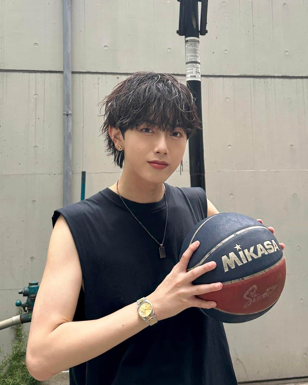 中本大賀さんのインスタグラム写真 - (中本大賀Instagram)「バスケ男子どう？🏀 （動画もあるよ〜） . . . #basketball #basket #sport #sports #tokyo #rvca #rolex #watch #dior #gucci #ootd #fashion #roppongi #バスケ #バスケットボール #スポーツ #バスケ男子 #メンズヘア #ヘアスタイル #ヘアアレンジ #ヘアセット #ヘアカラー #ヘアメイク #マッシュ #マッシュ男子 #夏コーデ #夏服 #韓国コスメ #韓国メイク #韓国ヘア」6月24日 19時21分 - tiger_gaooo_0217