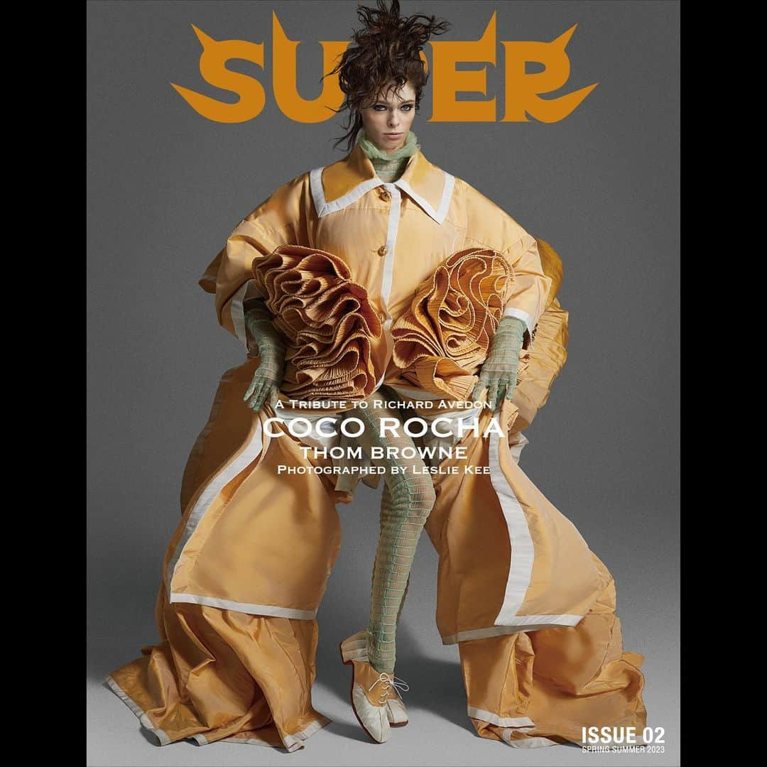 レスリー・キーさんのインスタグラム写真 - (レスリー・キーInstagram)「Super Magazine @supermagazinenyc  ★ 2023SS issue 02★  「A Tribute to Richard Avedon」 Celebrating on 15 May 2023, the 100th Birthday of legendary photographer Richard Avedon !  @avedonfoundation #richardavedon #avedon100 #superavedon #supermagazinenyc #lesliekee   COCO ROCHA @cocorocha   Photographed by @lesliekeesuper  Styling by @seppetirabassi  Hair by @shinarima  Makeup by @keikohiramotomakeup1  Photo Assistant @stevenburtonphoto  Photo Retouching by Fight Club Location : @7linestudio  Special thanks : @jamesedwardconran @micki_schneider @thenomaddamon @romanyoung @thelionsmgmt @larichev  Wardrobe : @thombrowne @thombrownejp   @x8_gallery @asahi_fashion #cocorocha」6月24日 19時29分 - lesliekeesuper