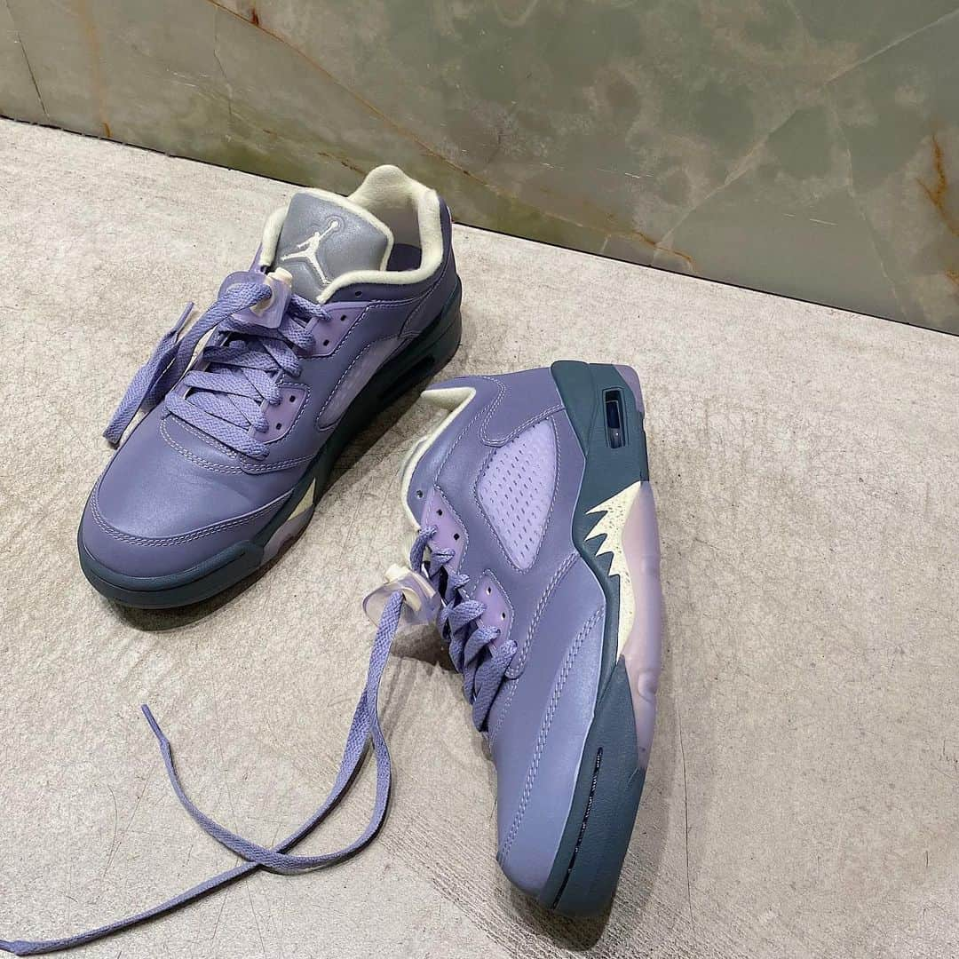 H BEAUTY&YOUTHさんのインスタグラム写真 - (H BEAUTY&YOUTHInstagram)「＜NIKE＞ AIR JORDAN 5 RETRO LOW for women ¥22,000  #H_beautyandyouth #エイチビューティアンドユース @h_beautyandyouth  #BEAUTYANDYOUTH #ビューティアンドユース #Unitedarrows #ユナイテッドアローズ #nike」6月24日 19時43分 - h_beautyandyouth