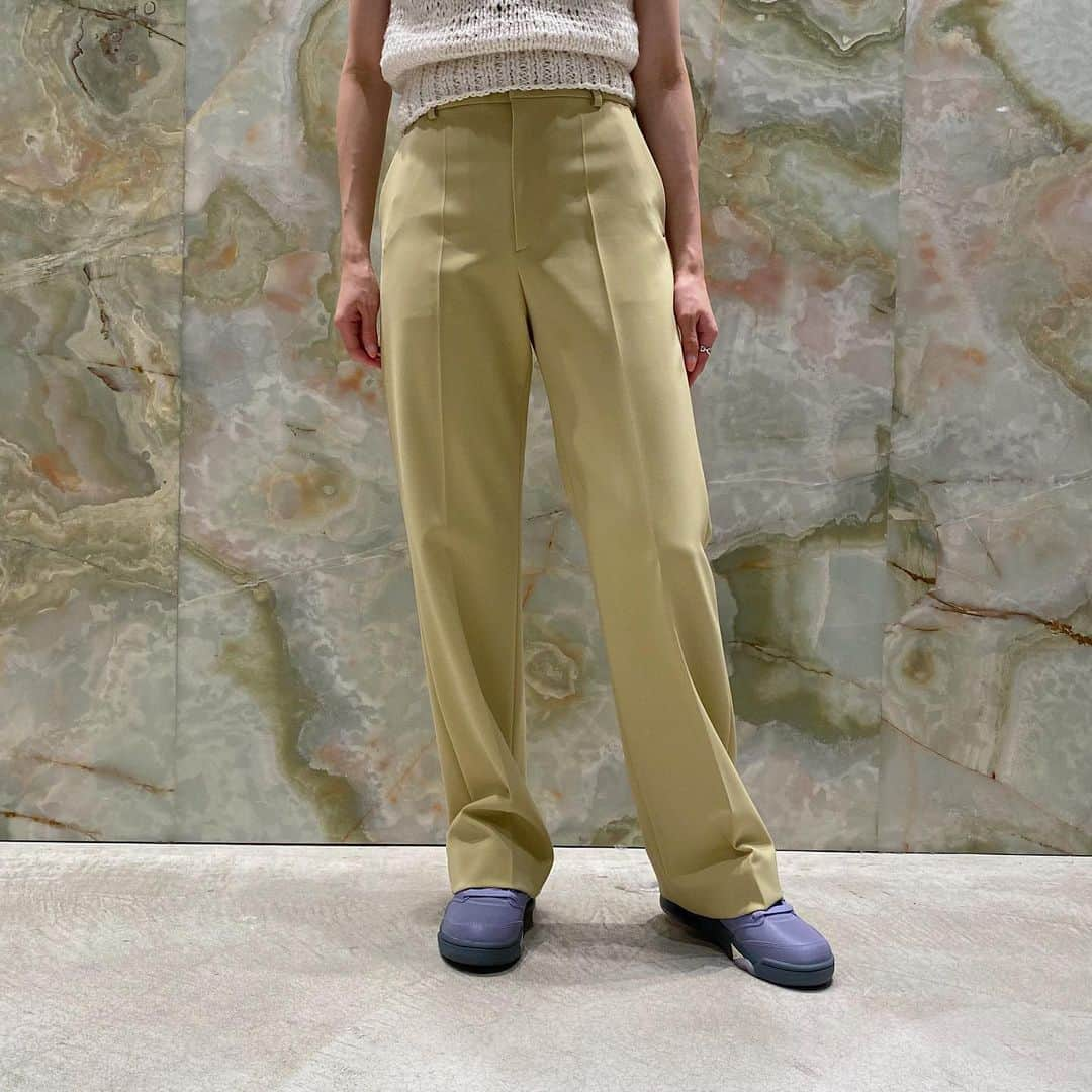 H BEAUTY&YOUTHさんのインスタグラム写真 - (H BEAUTY&YOUTHInstagram)「＜H BEAUTY&YOUTH＞ DOUBLE CLOTH FLARE PANTS ¥23,100 Color: CREAM/BLACK  Size: S/M (着用スタッフ: 165cm 着用サイズ: M)  #H_beautyandyouth #エイチビューティアンドユース @h_beautyandyouth  #BEAUTYANDYOUTH #ビューティアンドユース #Unitedarrows #ユナイテッドアローズ #therow #nike」6月24日 19時45分 - h_beautyandyouth