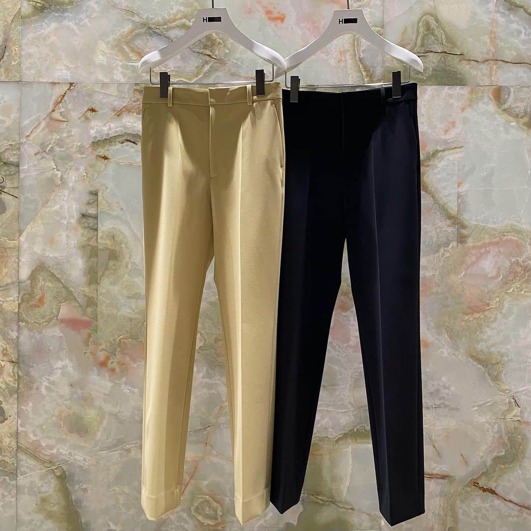 H BEAUTY&YOUTHさんのインスタグラム写真 - (H BEAUTY&YOUTHInstagram)「＜H BEAUTY&YOUTH＞ DOUBLE CLOTH FLARE PANTS ¥23,100 Color: CREAM/BLACK  Size: S/M  #H_beautyandyouth #エイチビューティアンドユース @h_beautyandyouth  #BEAUTYANDYOUTH #ビューティアンドユース #Unitedarrows #ユナイテッドアローズ」6月24日 19時47分 - h_beautyandyouth