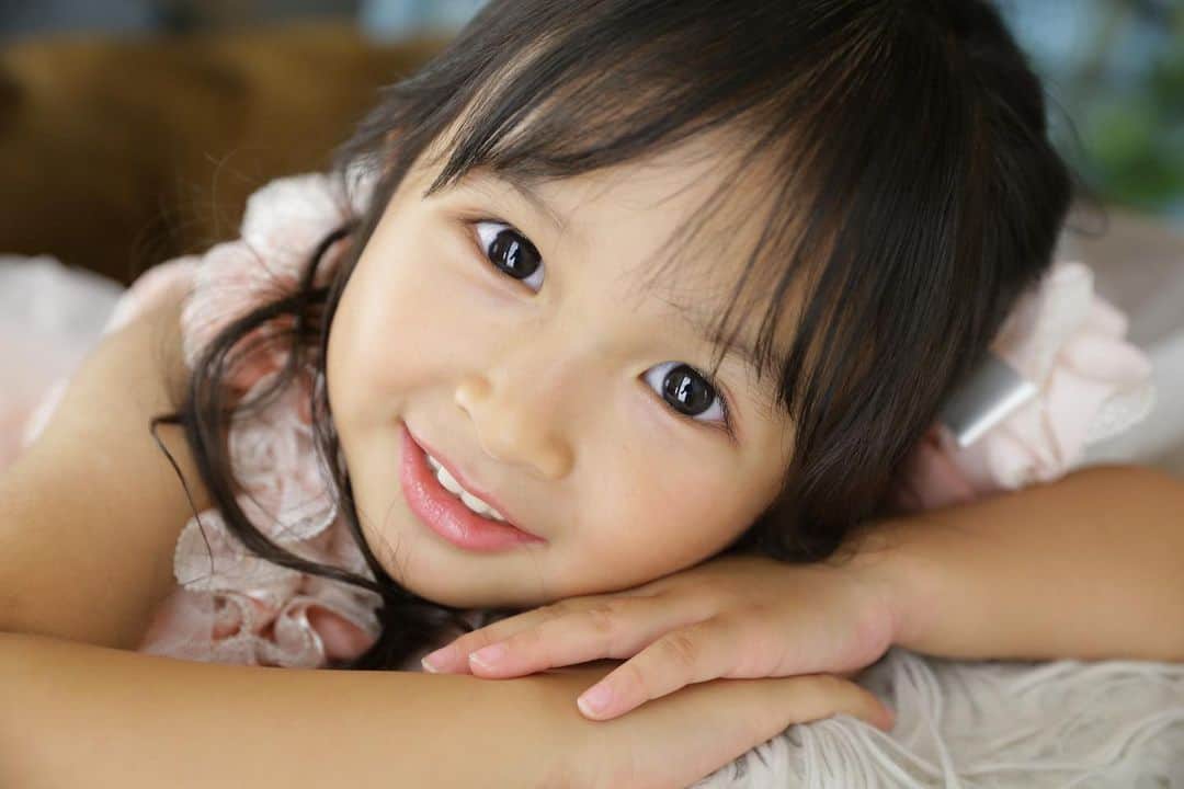 スタジオキャラット アリオ西新井店のインスタグラム：「753撮影🧸🫧  photographer : Sugawara  . .  #スタジオキャラット #アリオ西新井 #西新井 #キャラット #写真館 #スタジオ #足立区 #フォトスタジオ #足立区フォトスタジオ #かわいい #753photo #753 #着物 #着物コーディネート #前撮り #スタジオ撮影 #ig_kids #ig_kidsJapan #成長記録 #こどもと暮らす #笑顔が人を幸せにする  撮影・見学・ご相談等のご予約は随時承っております。 皆様のご来店を心よりお待ちしております🙇‍♂️」