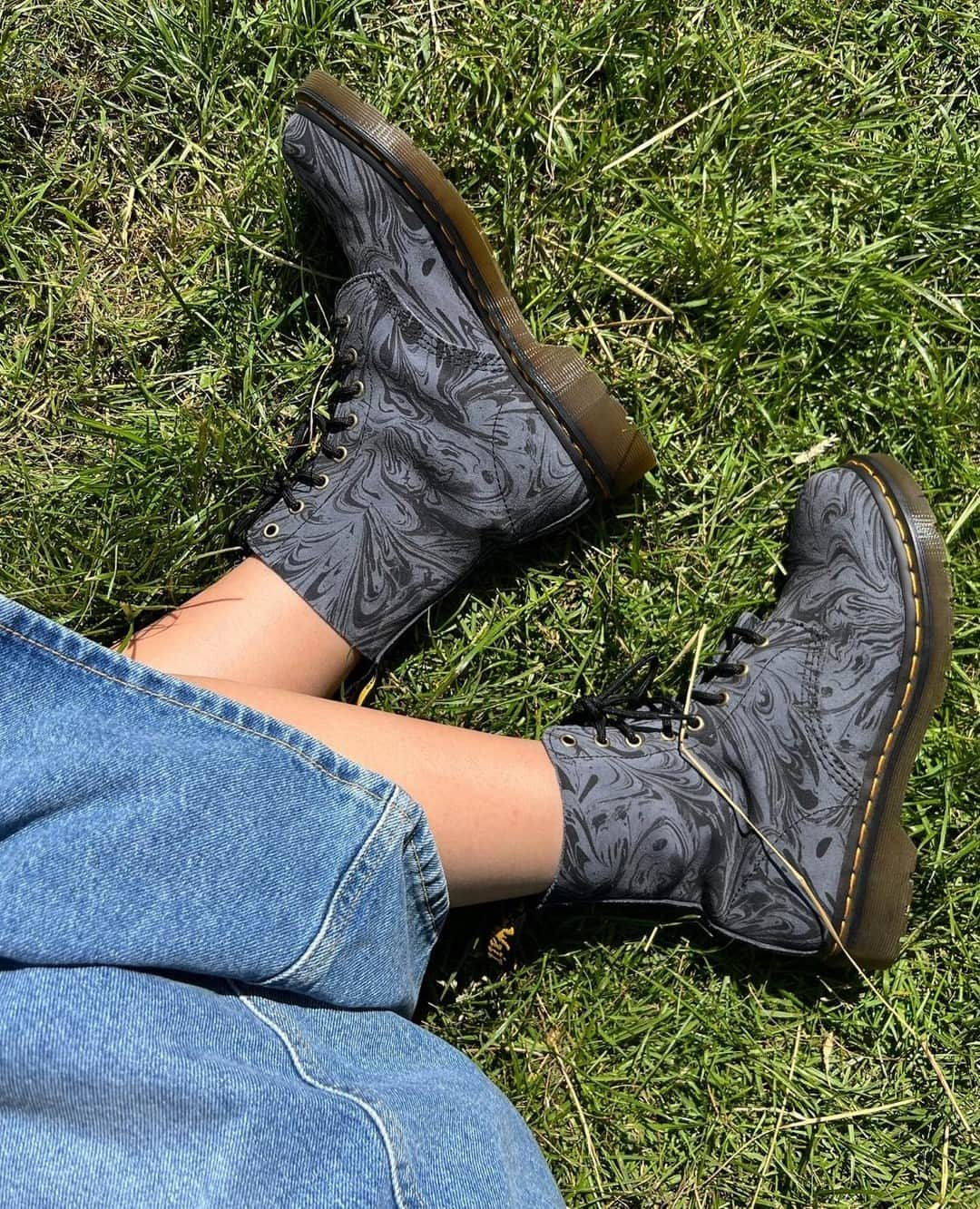 ドクターマーチンさんのインスタグラム写真 - (ドクターマーチンInstagram)「The marbled effect has been used for centuries and was fully embraced in the hazy 70s. Our 1460 boot takes this technique for a wild trip with summer-friendly Marbled Suede. Perfect for festival stomping. Which festival are you taking your boots to next?  Shop the 1460 Pascal Marbled Suede via the link in bio.」6月24日 20時00分 - drmartensofficial