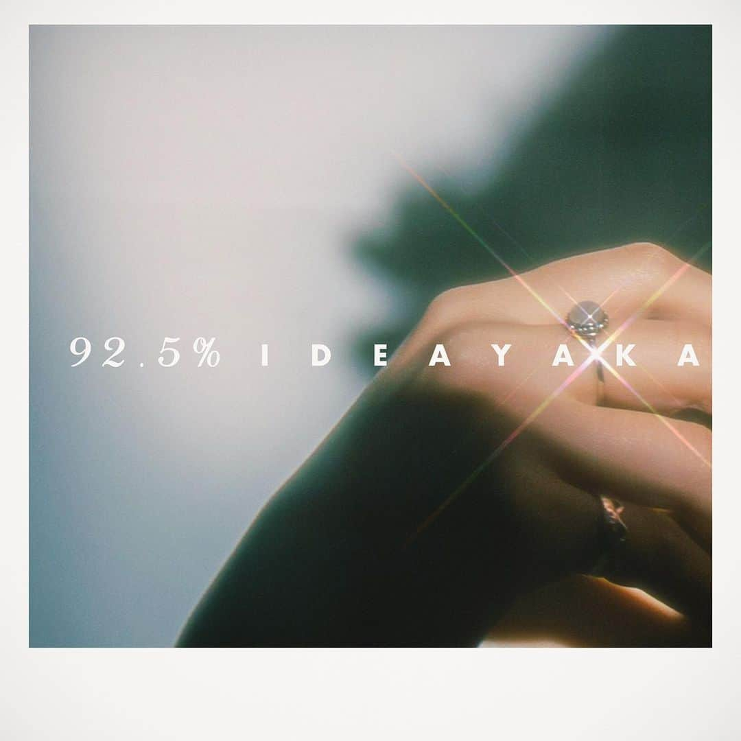 井手綾香のインスタグラム：「. ◤￣￣￣  NEWS ＿＿＿◢   2023.07.07.Fri💍🎋 New Digital Single 「92.5%」release!!!  Music 作詞/作曲：井手綾香 編曲：nabeLTD( @nabeltd ) Gt： @shuichiro_inui  Ba： @keiichihorii   Cover art photographer：井上ユリ( @lily0141 )  #IDEAYAKA #井手綾香」