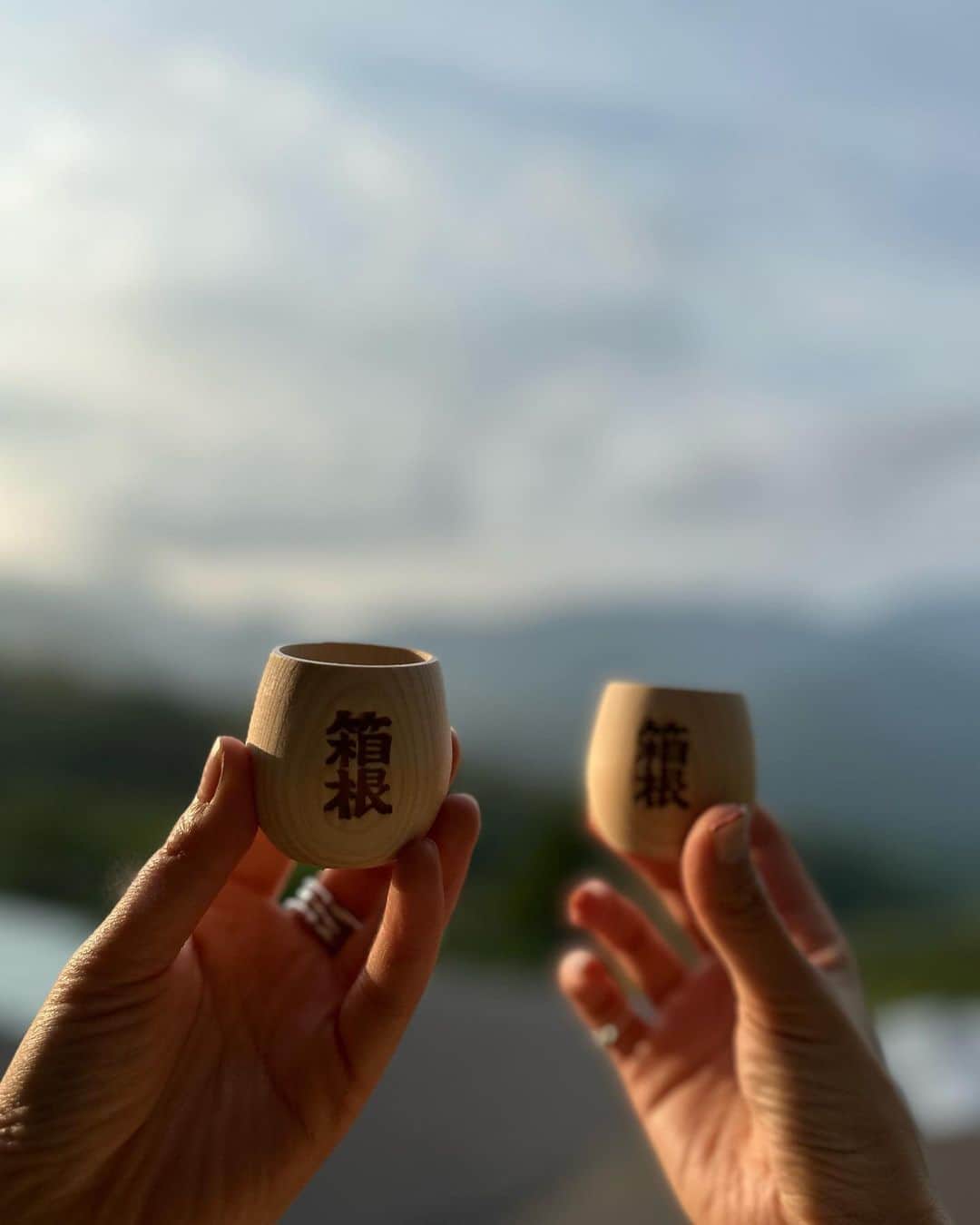 長谷川あやのインスタグラム：「・ 『昭和』を求めて三千里、、、 ただただ至福です👩‍🦰👩👧🫶💭💕  #大人の遠足with娘#箱根#温泉」