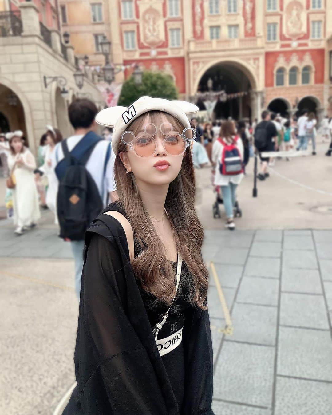 のインスタグラム：「絶叫の時ってみんな目開けてるの？ すごくない？無理なんだけど🫨 . . . カラーとエクも付け直した！！！ いつもありがとうございます🙌🏻 @welly_yuuki」