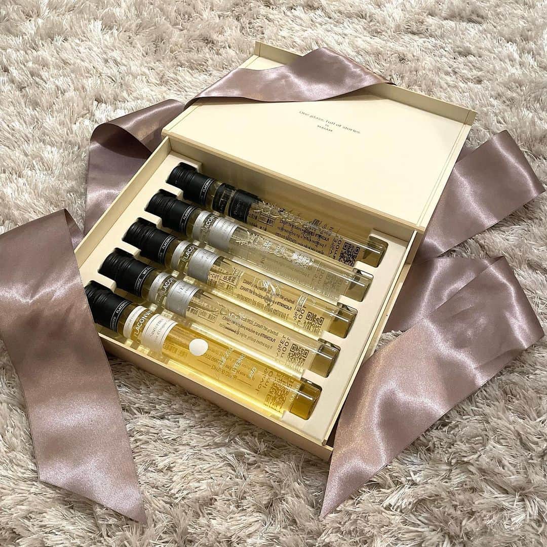 杉浦みずきのインスタグラム：「. みずきもワイン飲めるようになってね〜て頂いたワイン お洒落すぎる🥺🤍  26歳はお店でワイン頼みたい、笑」