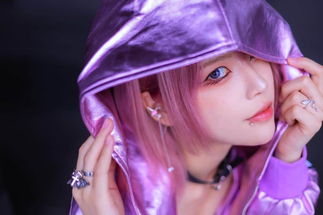 ぽにょ皇子のインスタグラム：「かくれんぼ  #cosplay #cosplayer #cosplaygirl #コスプレ #コスプレイヤー #グラビア #dj #ポートレート #portraitphotography #portrait #pink #Japanese #自撮り」