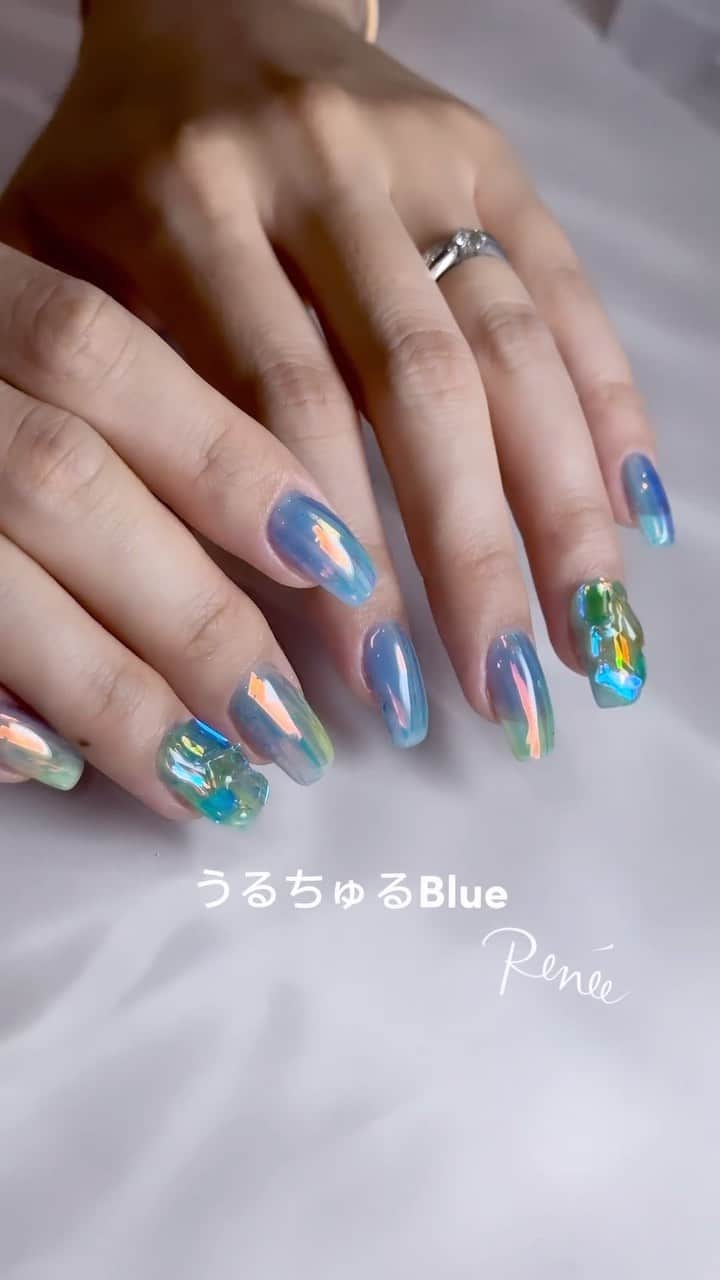 埜藤理恵のインスタグラム：「透き通るぐらいぷるぷる🐠 白いお肌に合う♡ この氷っぽい感じめちゃくちゃ人気♡ 夏はもっともっとたくさんオーダーでそう☺️  □ Rie Nofujiプロデュース @tree01official エプロン 好評発売中  □ Renée professional brush シリーズ ＊オーバル ＊トップフレンチ ＊スマートフラット Renée web shop 全国ネイルディーラーにて発売中 プロフィールURLより飛べます  □ 店舗詳細 ⇩ 大阪府大阪市北区堂山町1-2 R&Eビル3階 am10:00〜pm20:00 JR大阪駅から徒歩7分 阪急梅田駅から徒歩7分 御堂筋梅田駅から徒歩7分  ご予約は サロンの公式LINEより受け付けております。 @rrieenee プロフィールURLより LINE飛べます。 LINEにて行き方動画も配信しておりますので ご参考くださいませ」