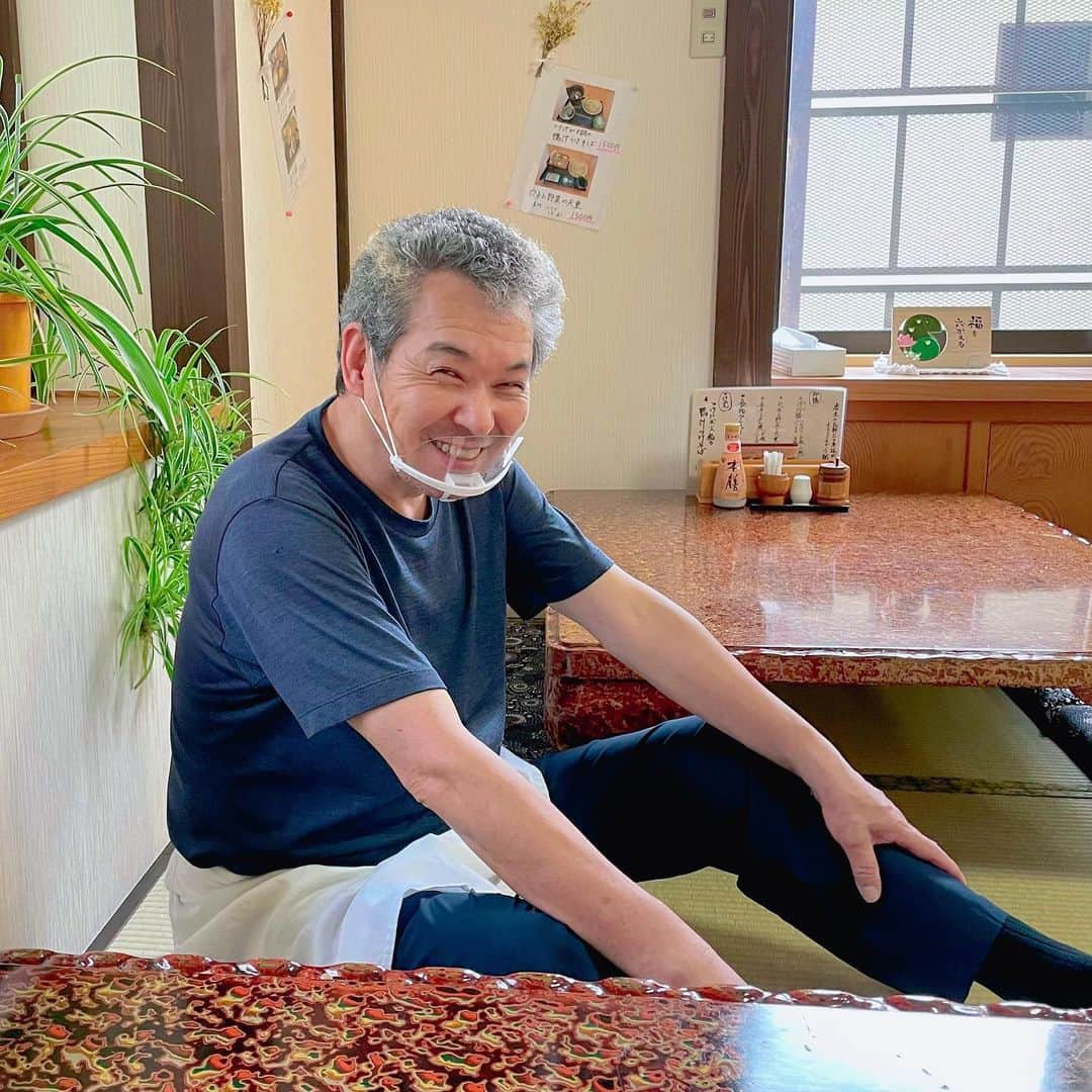 佐藤つば冴のインスタグラム：「先日、父の誕生日でした👨🏻 . いくつになったのか もう正直わかりませんが← 元気いっぱいで安心です😌 . おめでとうって連絡したら ごりっごりに絵文字 使ってくるところ なんかおもろくて好きです🥹🔥 . . #HBD #mydad #👨🏻💫」