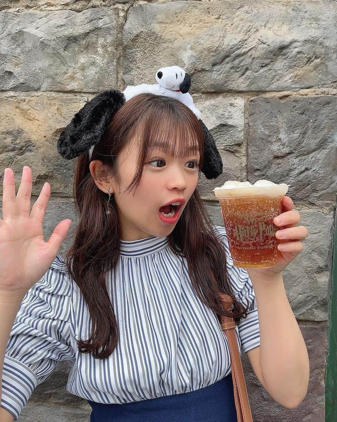 岡村茉奈さんのインスタグラム写真 - (岡村茉奈Instagram)「.  実はハリーポッター 見たことないんだよね🍺🤍  バタービール初めて飲んだけど、 美味しかった！！！(*^^*)  SHOWROOMイベントいよいよ明日最終日👶 毎日、ほんとうにありがとう🧚  #大阪 #いいね #ゆにば #ユニバ #ユニバーサルスタジオジャパン #大阪 #ハロウィン#カチューシャ #スヌーピー #ハリーポッター#バタービール #universalstudiosjapan #osaka #usjコーデ#usj#instgram」6月24日 22時37分 - mana_0906__