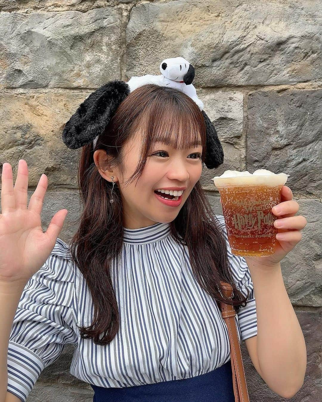 岡村茉奈さんのインスタグラム写真 - (岡村茉奈Instagram)「.  実はハリーポッター 見たことないんだよね🍺🤍  バタービール初めて飲んだけど、 美味しかった！！！(*^^*)  SHOWROOMイベントいよいよ明日最終日👶 毎日、ほんとうにありがとう🧚  #大阪 #いいね #ゆにば #ユニバ #ユニバーサルスタジオジャパン #大阪 #ハロウィン#カチューシャ #スヌーピー #ハリーポッター#バタービール #universalstudiosjapan #osaka #usjコーデ#usj#instgram」6月24日 22時37分 - mana_0906__