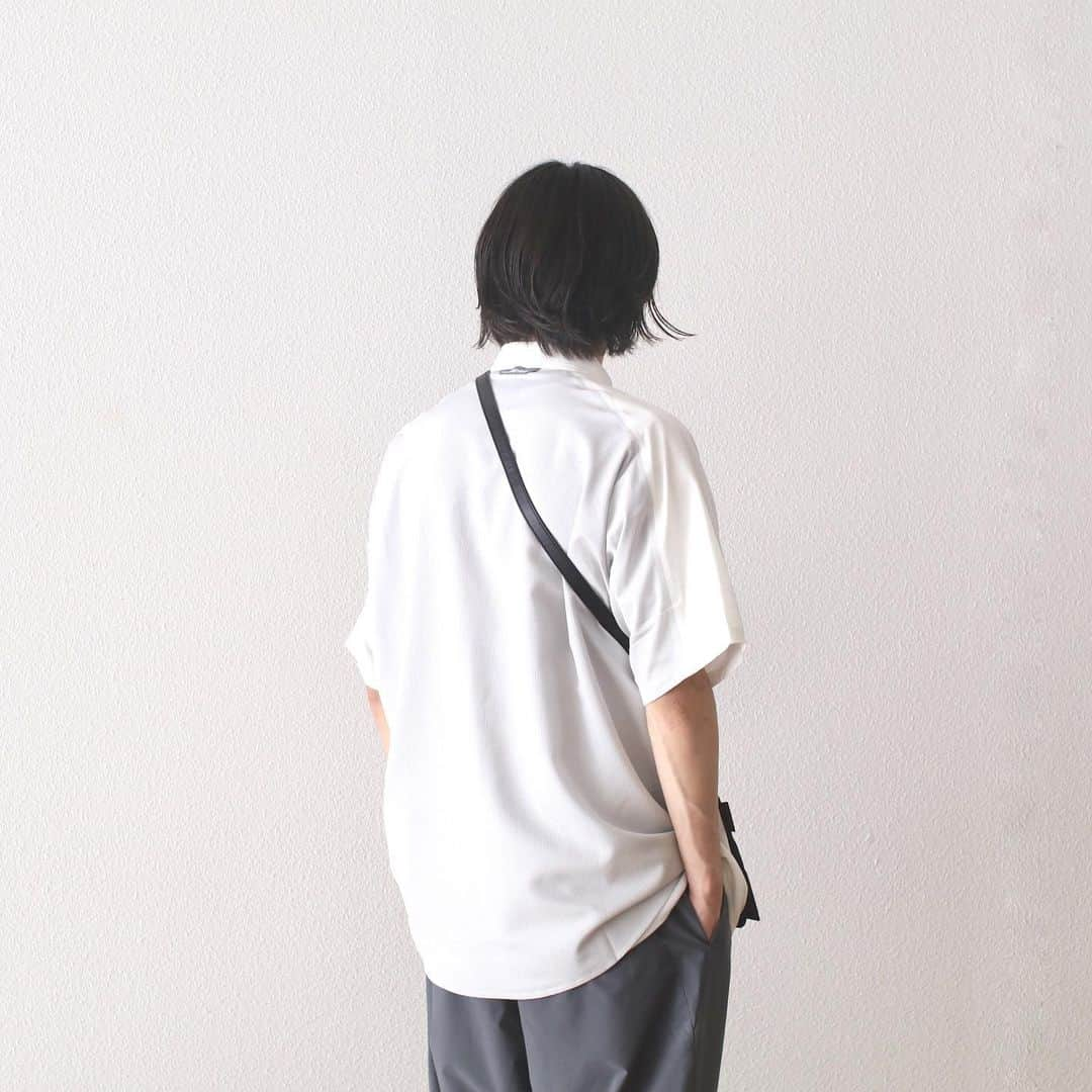 wonder_mountain_irieさんのインスタグラム写真 - (wonder_mountain_irieInstagram)「【#2023_SUMMER_SALE】 and wander / アンドワンダー "tech SS shirt" ¥ 28,600- > ¥25,740-[10%OFF] _ 〈online store / @digital_mountain〉 https://www.digital-mountain.net _  【オンラインストア#DigitalMountain へのご注文】 *24時間受付 *14時までのご注文で即日発送 *1万円以上ご購入で送料無料/ tel：084-973-8204  _ We can send your order overseas. Ordering procedure details can be found here. >>http://www.digital-mountain.net/html/page56.html  _ #andwander #アンドワンダー _ 実店舗：#WonderMountain  〒720-0043  広島県福山市船町2-23 JR 「#福山駅」より徒歩10分 #ワンダーマウンテン #japan #hiroshima #福山 #福山市 #尾道 #倉敷 #鞆の浦 近く _ WOMEN/GOODS： @hacbywondermountain _」6月24日 22時41分 - wonder_mountain_