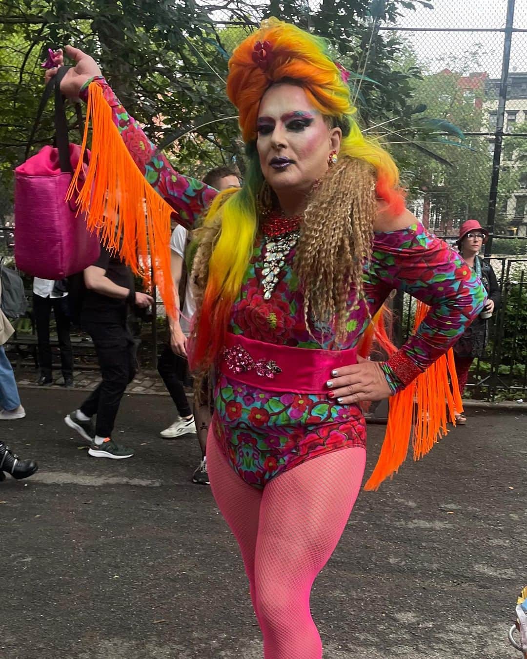 シンディ・ローパーさんのインスタグラム写真 - (シンディ・ローパーInstagram)「I want to wish everyone a Happy Pride and sending a message of solidarity with the Drag Queens, from a big old drag queen herself!  #DragMarch #dragqueens #dragisnotacrime   Thanks @snappyseid for sending these great pix! 📸」6月24日 22時49分 - cyndilauper