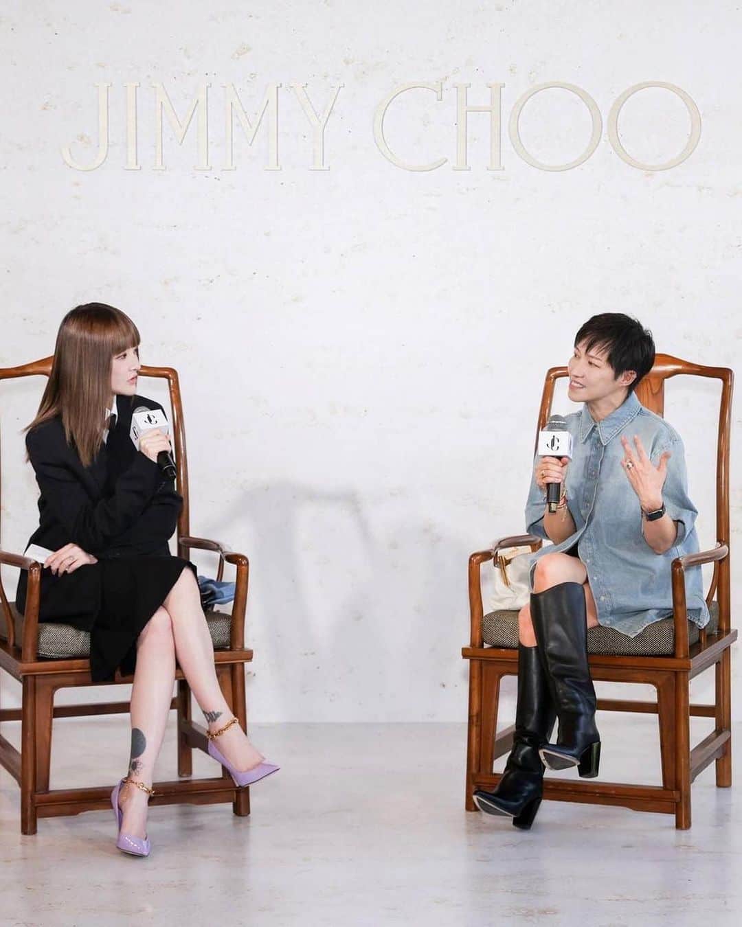 Jimmy Chooさんのインスタグラム写真 - (Jimmy ChooInstagram)「Highlights from a week in China that saw creative director @sandrachoiofficial leading 'Choo Talks' masterclasses on style and creativity with fashion insiders @filxiaobai and @irisdaily_ and hosting the exclusive @JimmyChoo x @wsj China Creators Dinner against the stunning natural canvas of the heights of Beijing.」6月24日 22時58分 - jimmychoo