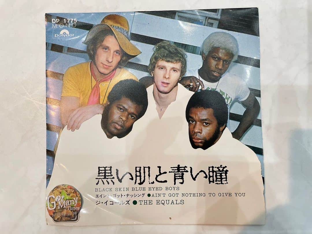 深町健二郎さんのインスタグラム写真 - (深町健二郎Instagram)「Got Many Tunes 24.June 2023🎶  今夜はカンニング竹山君を生ゲストで迎えて、さらに絢香とSUPER BEAVERからコメントもあり、盛りだくさんな展開でした。  Fukamachi Tunesは、父の日に娘からもらったMix CDから、イギリスはバーミンガム出身のReuben Jamesとコロンビア出身のKali Uchisとベネズエラ出身のmayeという3人のS.S.W.を紹介！  Dig Dig Recordsは、松尾ミッドナイトさんが'71箱をオープン！  アレサバージョンもあったんですね！のアシュフォード&シンプソンの"You're All I Need To Get By"からスタート！その後もニール・ヤング〜フラワー・トラベリン・バンドやエリック・バードン&ウォーなど大ネタが続く。  さらにカーペンターズ〜ジェームス・テイラー、そして初耳！デイブ・メイソンとママ・キャスのデュエットまで😳  ホイットニーママのシシィー・ヒューストン〜スティーブン・スティルス〜フリー〜最後はなんとキング・カーティスによる"胸いっぱいの愛を"と洋楽ラッシュでした‼️そんで来週はお休みです💤」6月24日 23時09分 - kenjirofukamachi
