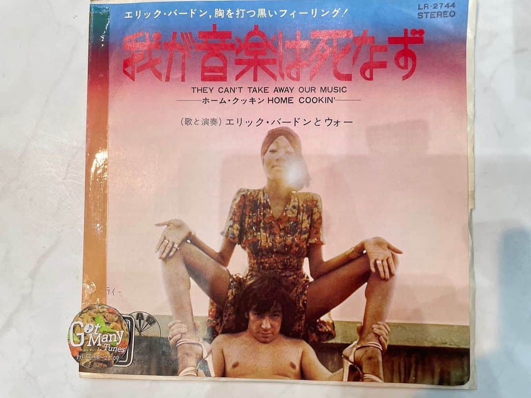 深町健二郎さんのインスタグラム写真 - (深町健二郎Instagram)「Got Many Tunes 24.June 2023🎶  今夜はカンニング竹山君を生ゲストで迎えて、さらに絢香とSUPER BEAVERからコメントもあり、盛りだくさんな展開でした。  Fukamachi Tunesは、父の日に娘からもらったMix CDから、イギリスはバーミンガム出身のReuben Jamesとコロンビア出身のKali Uchisとベネズエラ出身のmayeという3人のS.S.W.を紹介！  Dig Dig Recordsは、松尾ミッドナイトさんが'71箱をオープン！  アレサバージョンもあったんですね！のアシュフォード&シンプソンの"You're All I Need To Get By"からスタート！その後もニール・ヤング〜フラワー・トラベリン・バンドやエリック・バードン&ウォーなど大ネタが続く。  さらにカーペンターズ〜ジェームス・テイラー、そして初耳！デイブ・メイソンとママ・キャスのデュエットまで😳  ホイットニーママのシシィー・ヒューストン〜スティーブン・スティルス〜フリー〜最後はなんとキング・カーティスによる"胸いっぱいの愛を"と洋楽ラッシュでした‼️そんで来週はお休みです💤」6月24日 23時09分 - kenjirofukamachi
