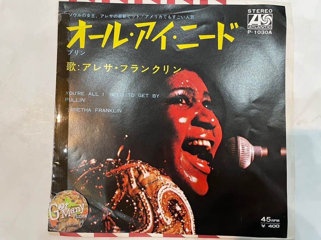 深町健二郎さんのインスタグラム写真 - (深町健二郎Instagram)「Got Many Tunes 24.June 2023🎶  今夜はカンニング竹山君を生ゲストで迎えて、さらに絢香とSUPER BEAVERからコメントもあり、盛りだくさんな展開でした。  Fukamachi Tunesは、父の日に娘からもらったMix CDから、イギリスはバーミンガム出身のReuben Jamesとコロンビア出身のKali Uchisとベネズエラ出身のmayeという3人のS.S.W.を紹介！  Dig Dig Recordsは、松尾ミッドナイトさんが'71箱をオープン！  アレサバージョンもあったんですね！のアシュフォード&シンプソンの"You're All I Need To Get By"からスタート！その後もニール・ヤング〜フラワー・トラベリン・バンドやエリック・バードン&ウォーなど大ネタが続く。  さらにカーペンターズ〜ジェームス・テイラー、そして初耳！デイブ・メイソンとママ・キャスのデュエットまで😳  ホイットニーママのシシィー・ヒューストン〜スティーブン・スティルス〜フリー〜最後はなんとキング・カーティスによる"胸いっぱいの愛を"と洋楽ラッシュでした‼️そんで来週はお休みです💤」6月24日 23時09分 - kenjirofukamachi