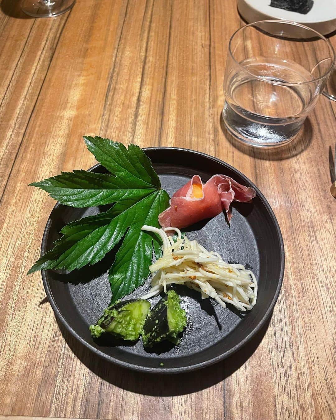 今井美桜さんのインスタグラム写真 - (今井美桜Instagram)「📍GERMOGLIO  自然をテーマにしたお料理🍃 ワインもナチュールだった🍷  #誕生日プレート  #表参道 #カフェ」6月24日 23時02分 - mio_ima49
