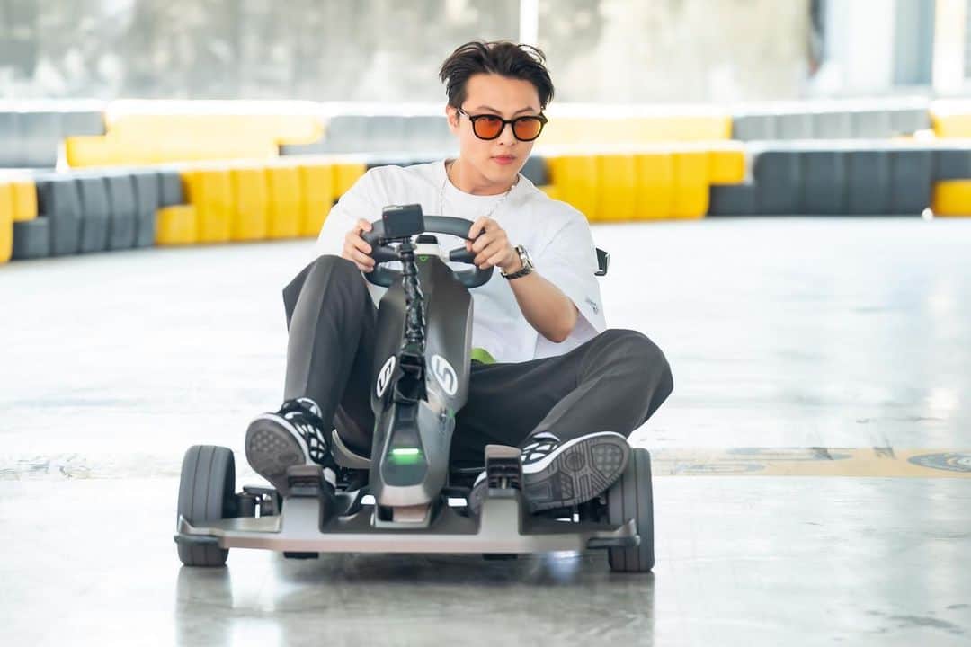 のインスタグラム：「得飄得飄得以得飄🚗 最後ㄧ集了～🥹」