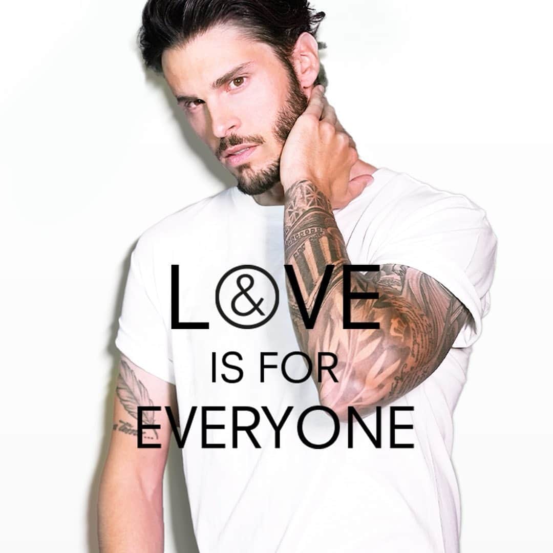 Baptiste Giabiconiのインスタグラム：「LOVE IS FOR EVERYONE. This Pride month, I’m excited to team up with @viktorandrolf_fragrances to honor the beauty of diverse love. Embrace love in all its forms, today and always. #LOVEISFOREVERYONE #VRLovesPride #publicité」