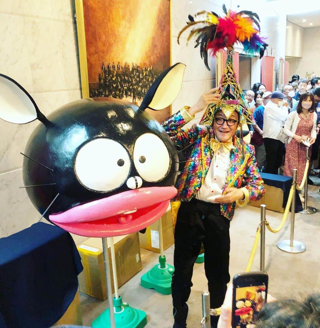 MONKYのインスタグラム：「先日は中野ZEROでのワハハ本舗のライブを三宅伸治&スプーンフルの皆さんと観劇。  お芝居を観る経験ってほとんどなかったので、すごく新鮮で刺激受けまくりでした。  面白かった！！！  まだまだ公演続くので、ぜひ劇場へ！！  大久保さん、ありがとうございました！」