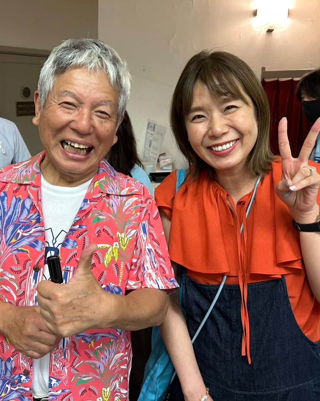 河島あみるさんのインスタグラム写真 - (河島あみるInstagram)「あのねのね50周年コンサート 先斗町歌舞練場は超満員👏 あのねのねのバックバンドをやっていた父の青春時代も垣間見れた気がしました🎵 動画はサプライズゲストの鶴瓶さんと３人で歌ってくれた英五作詞作曲の「青春旅情」。 コンサート終了後、いろんな方に 「青春旅情よかったです！」と声をかけていただき嬉しかったです。 清水国明さんにも初めてお会いできて、ご挨拶できましたよー。 次は60周年✨楽しみです😆  #あのねのね#原田伸郎#清水国明#笑福亭鶴瓶#河島英五#青春旅情#先斗町歌舞練場#京都#京都産業大学」6月24日 23時49分 - amiru_kawashima