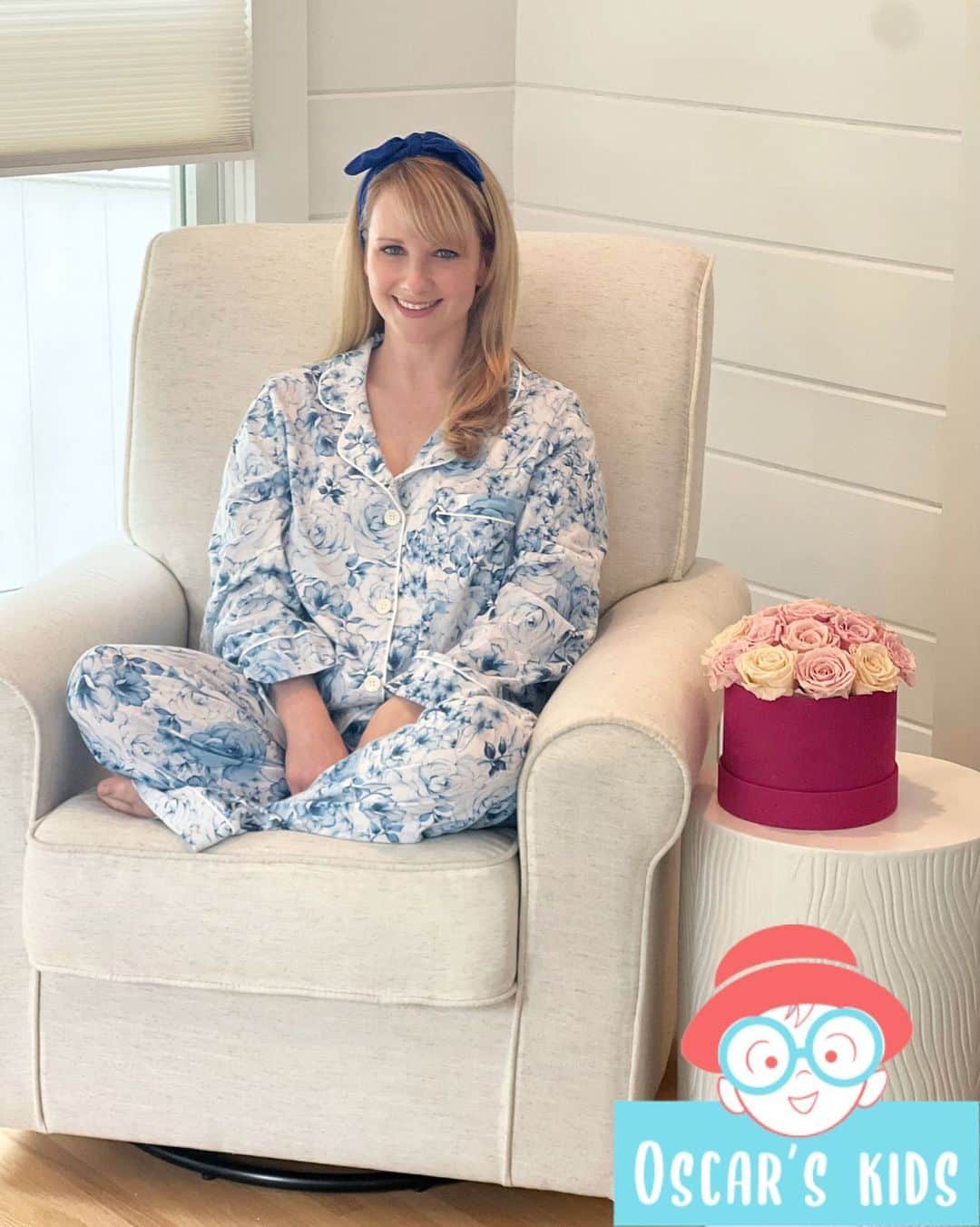 メリッサ・ラウシュのインスタグラム：「Wearing my PJs in support of our #OscarsKidsPJParty celebrating the guiding light and driving force behind Oscar's Kids, the incredible Oscar Keogh on his birthday. After his diagnosis, Oscar found himself facing incredibly tough days in his PJs. They became his comforting and colorful uniform - much like so many children with pediatric cancer whose PJs become their superhero costume while encountering the most unimaginable circumstances with extraordinary strength and bravery. So in honor and celebration of amazing Oscar and all those young heroes, we invite you to wear your PJs with us for the #OscarsKidsPJParty today!  🌟 Ways to PJ Party with us: 1) Post a photo of yourself in your favorite PJs with the hashtag #OscarsKidsPJParty 2) Encourage people to Text OSCAR to 50555 to contribute a $10 donation towards groundbreaking pediatric cancer research or visit oscarskids.org to support  3) So grateful to @bedheadpajamas for generously partnering with @oscarskidsamerica to be our official Oscar’s Kids PJ Party sponsor 💗 In addition to them supporting the work we're doing to raise funds for desperately needed pediatric cancer research, the wonderful people at Bed Head Pajamas are also donating 20% of sales from their Oscar’s Kids PJ Party collection to @oscarskidsamerica until July 17th!  So please check out their beautiful PJs. I love a brand with heart and that's just what they are!  Happy Birthday, Oscar. We love you and are honored to help spread your magic today! 💕」