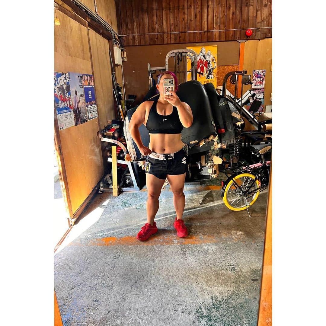 橋本千紘のインスタグラム：「今年の夏もコンディションが良さそう👍 ⁡ #SENJO #仙女 #ぎゅん #KAIBUTSU  #センダイガールズプロレスリング #sendaigirlspro  #女子プロレス #プロレス #prowrestling #prowrestler #筋肉女子  #道場 #training #muscle #musclegirl」
