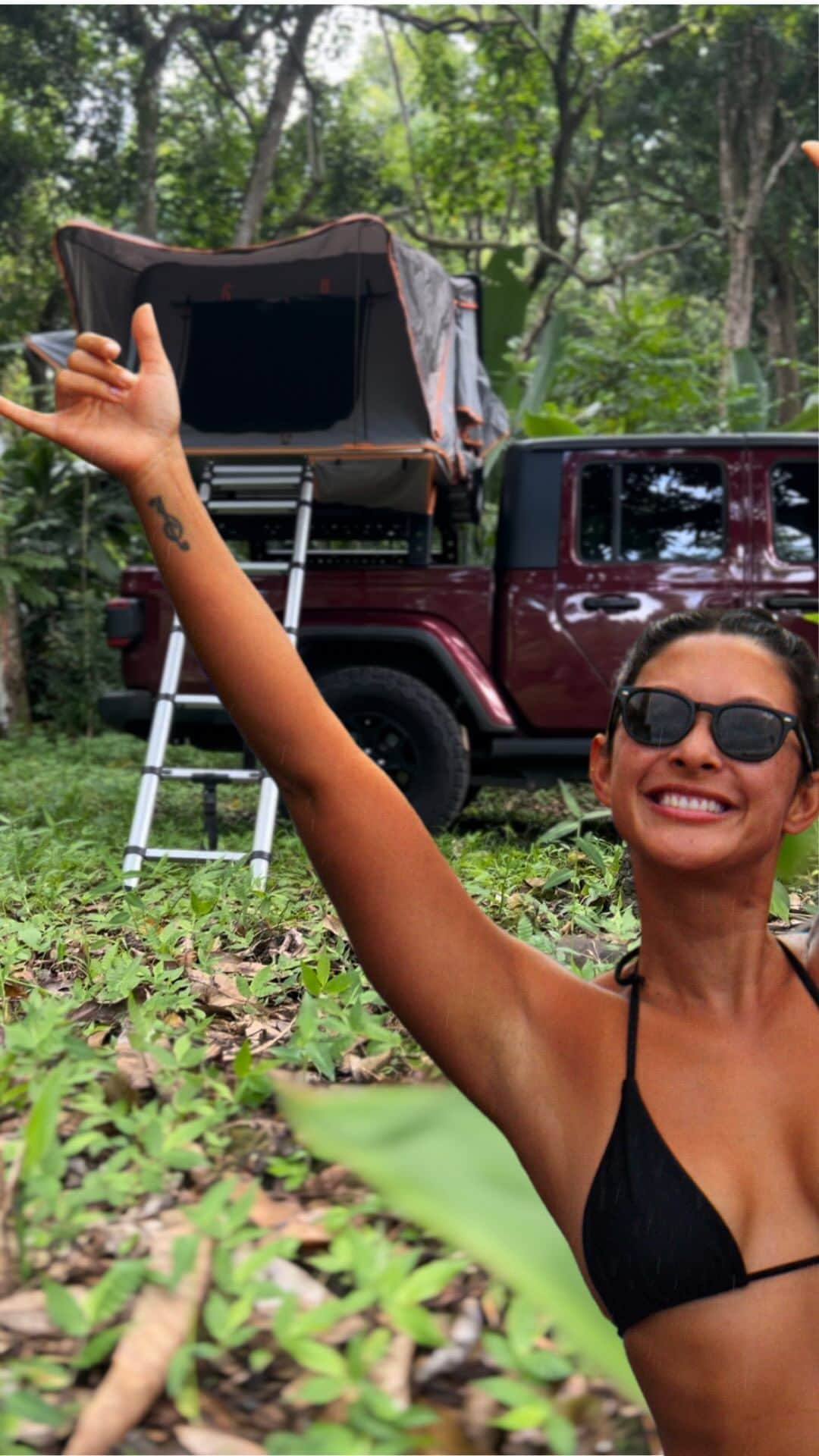 ジョーディン・テイラーのインスタグラム：「This is your sign to rent a Tent Jeep and drive the Road to Hana 🌺 shout out to my friends at Maui Camper Escapes for another epic adventure!」