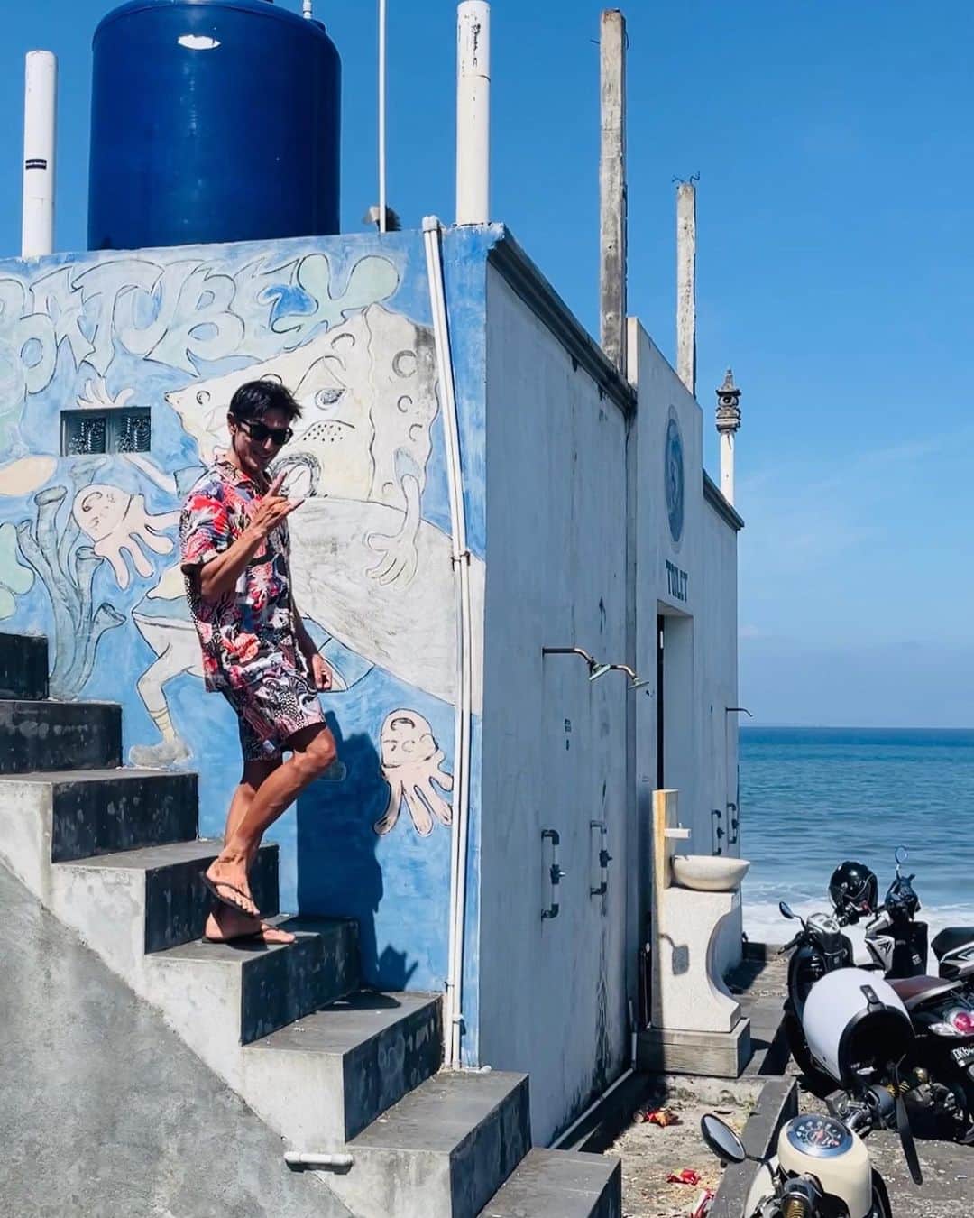 伊勢谷友介のインスタグラム：「Bali illusion.」