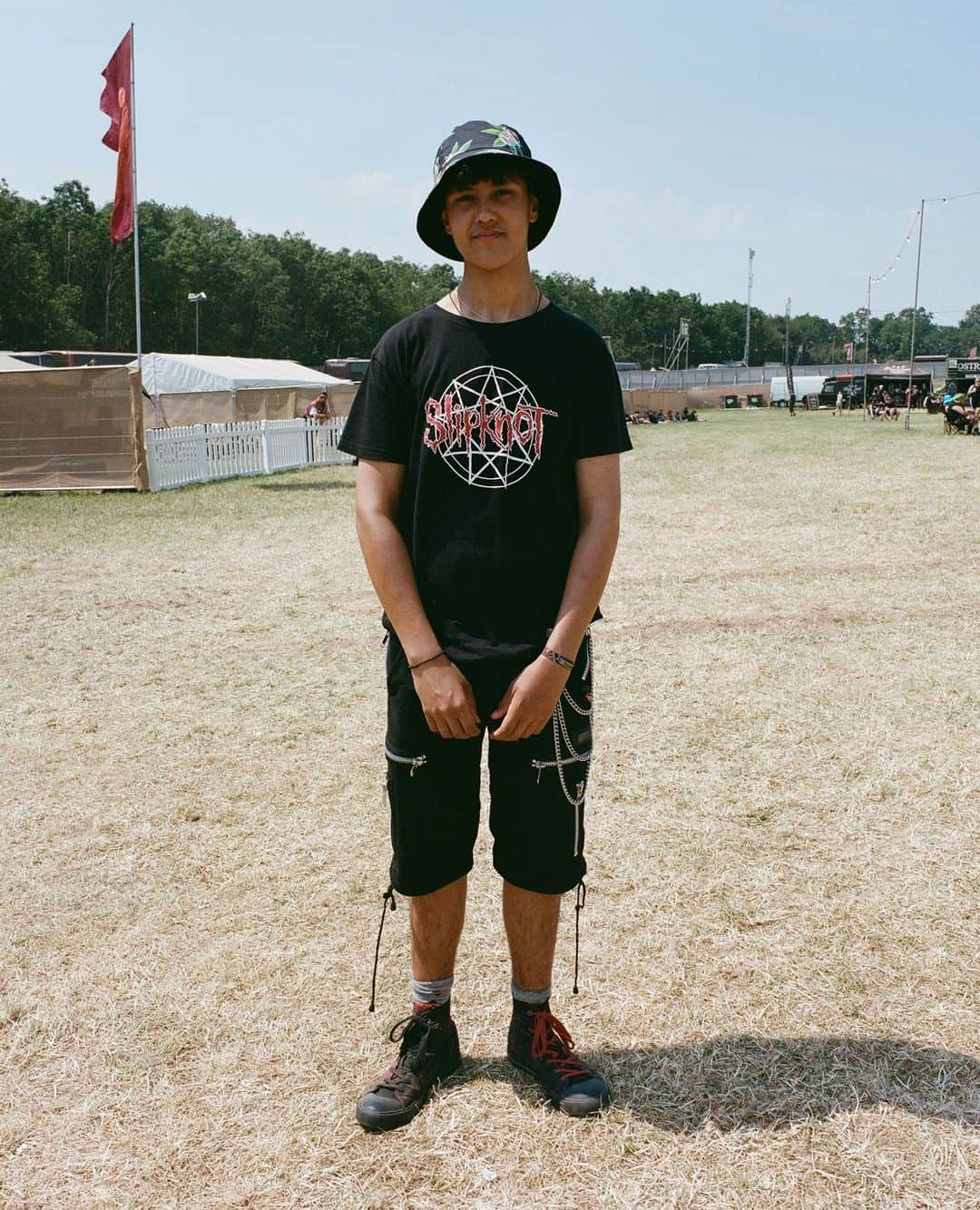 i-Dさんのインスタグラム写真 - (i-DInstagram)「Last weekend, around 100,000 people dressed in black made their way to a field in rural Leicestershire, UK for @downloadfest.⁠ ⁠ It’s a pilgrimage that metalheads and moshers have made for 20 years now, since Download launched in 2003 – and to celebrate the anniversary, the festival added a bonus day to proceedings and booked #Metallica, #BringMeTheHorizon and #Slipknot to headline.⁠ ⁠ Curious to meet some fresh-faced metal fans, we sent photographer @jdyevns along to Donington Park for Slipknot’s headline performance to document a new generation of "maggots".⁠ ⁠ See more at the link in bio.⁠ .⁠ .⁠ .⁠ Text⁠ #StraightUps #DownloadFestival」6月25日 1時01分 - i_d