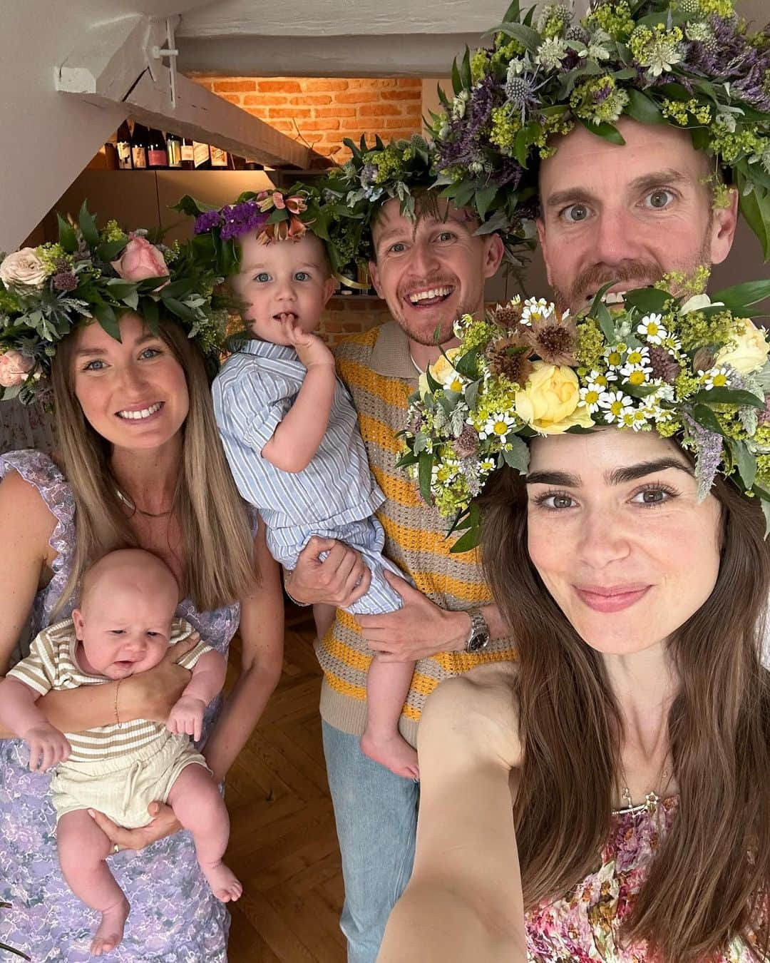 リリー・コリンズさんのインスタグラム写真 - (リリー・コリンズInstagram)「‘Twas a Midsommar night’s dream…」6月25日 1時01分 - lilyjcollins